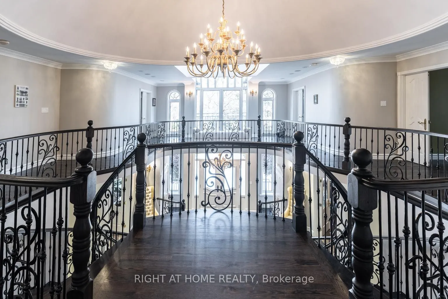 38 Sugarbush Court E