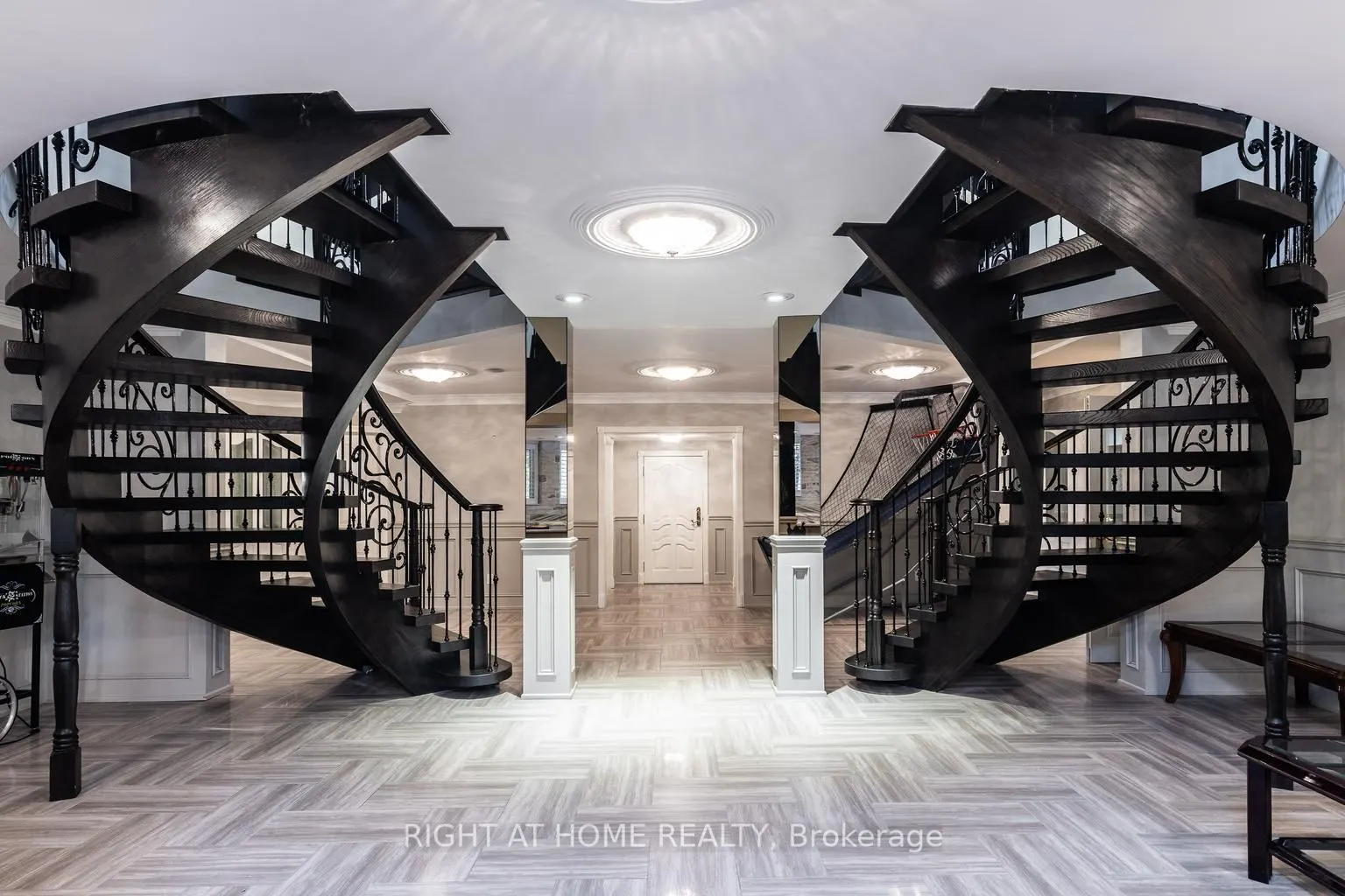 38 Sugarbush Court E