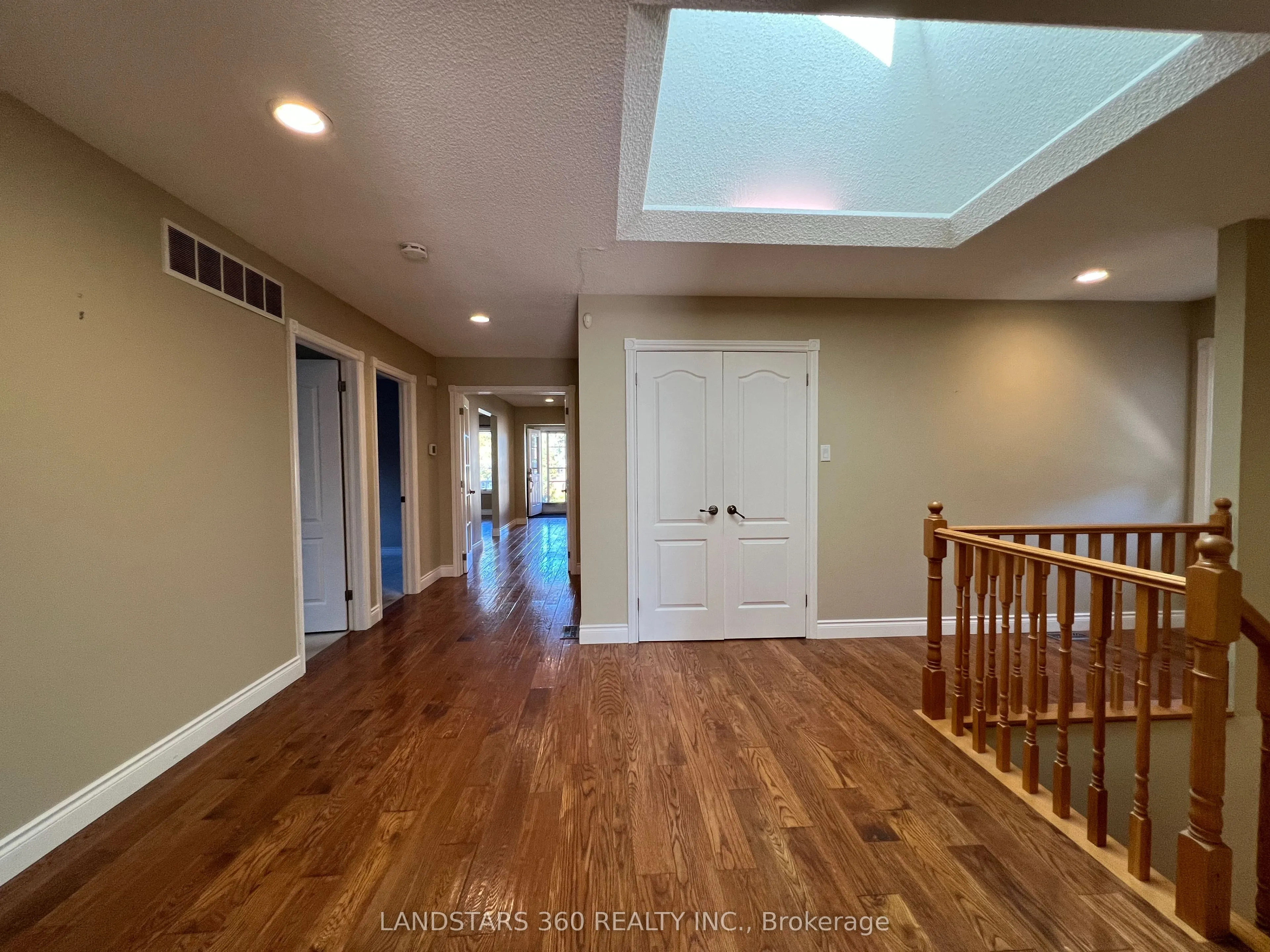 299 Lakeview Boulevard, #Upper