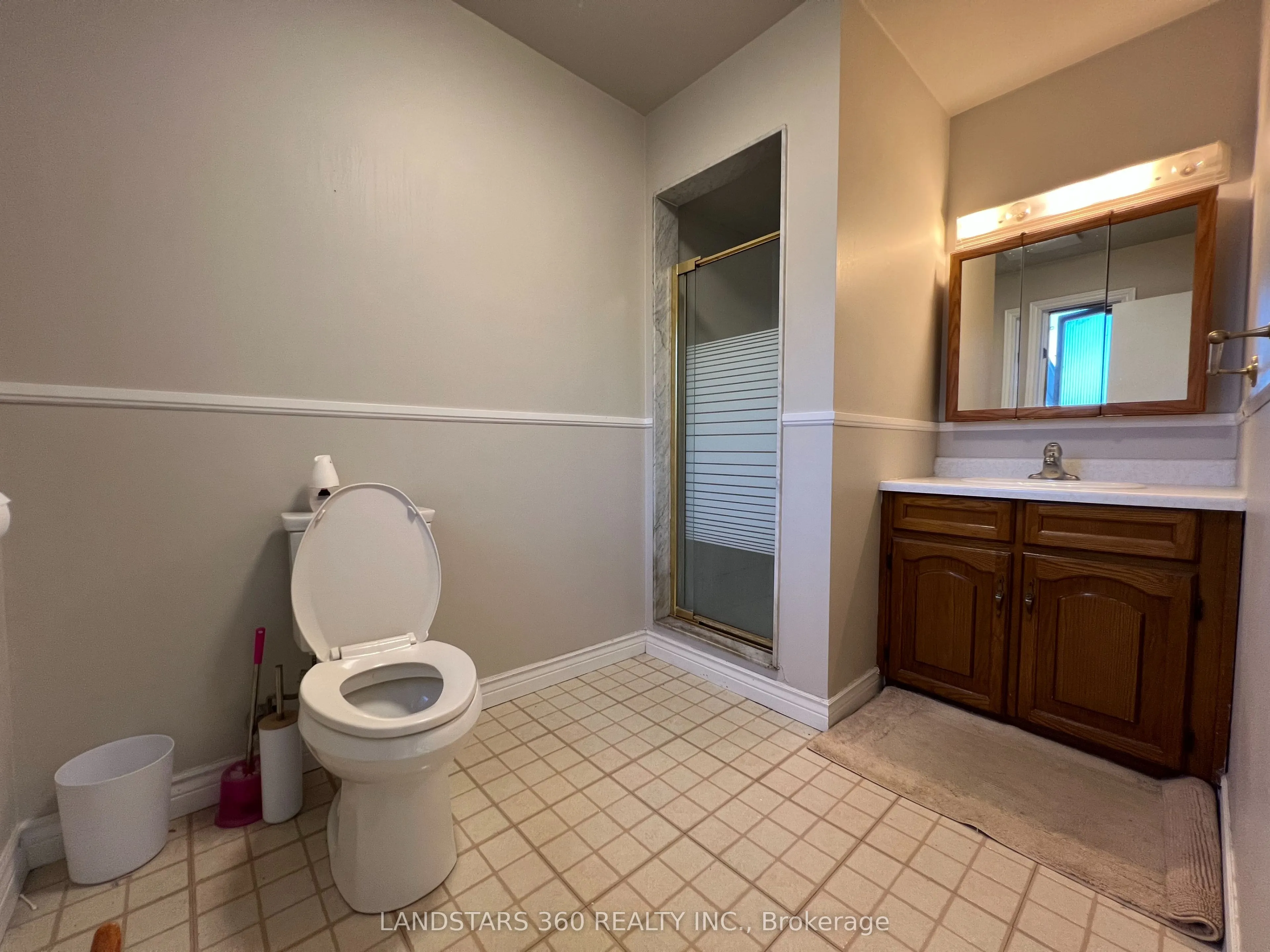 299 Lakeview Boulevard, #Upper