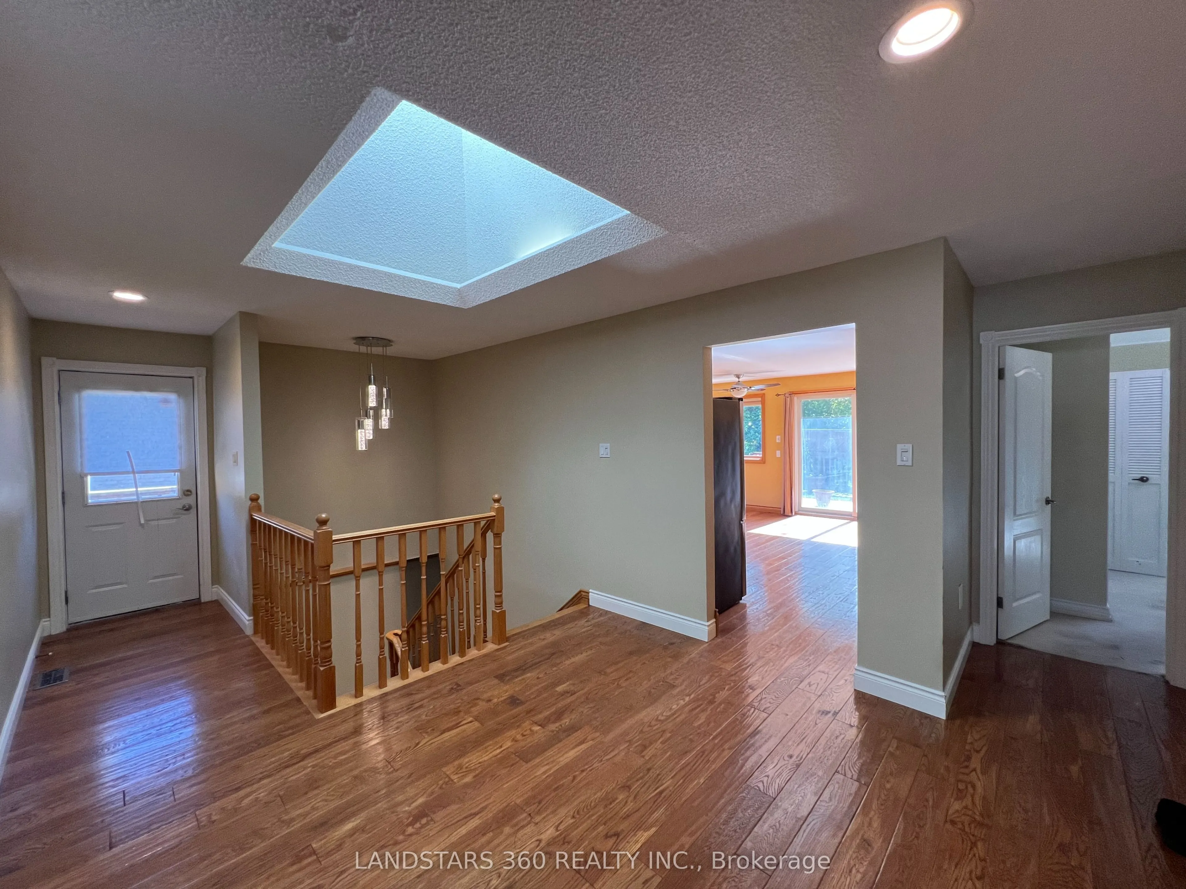 299 Lakeview Boulevard, #Upper