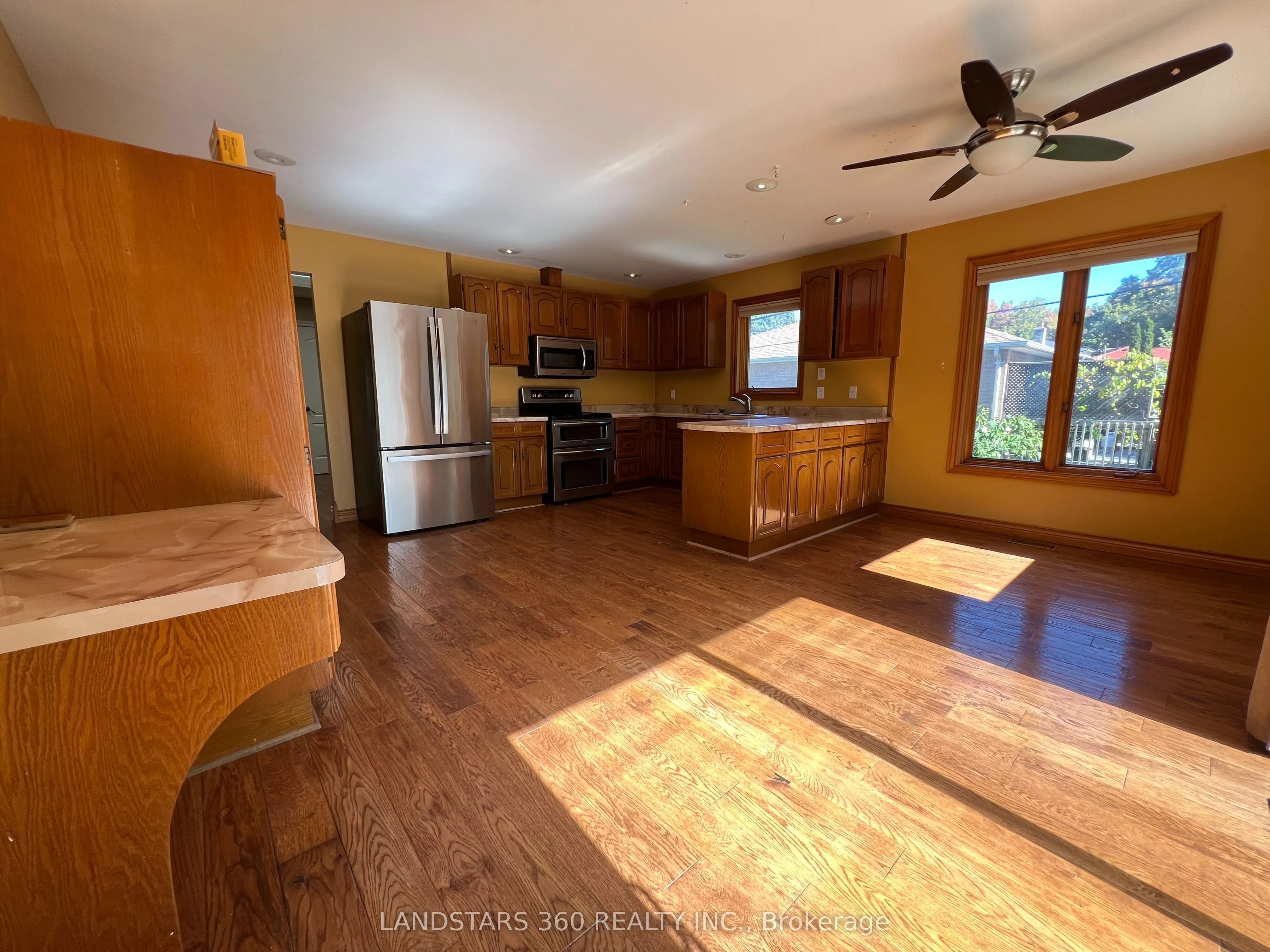 299 Lakeview Boulevard, #Upper