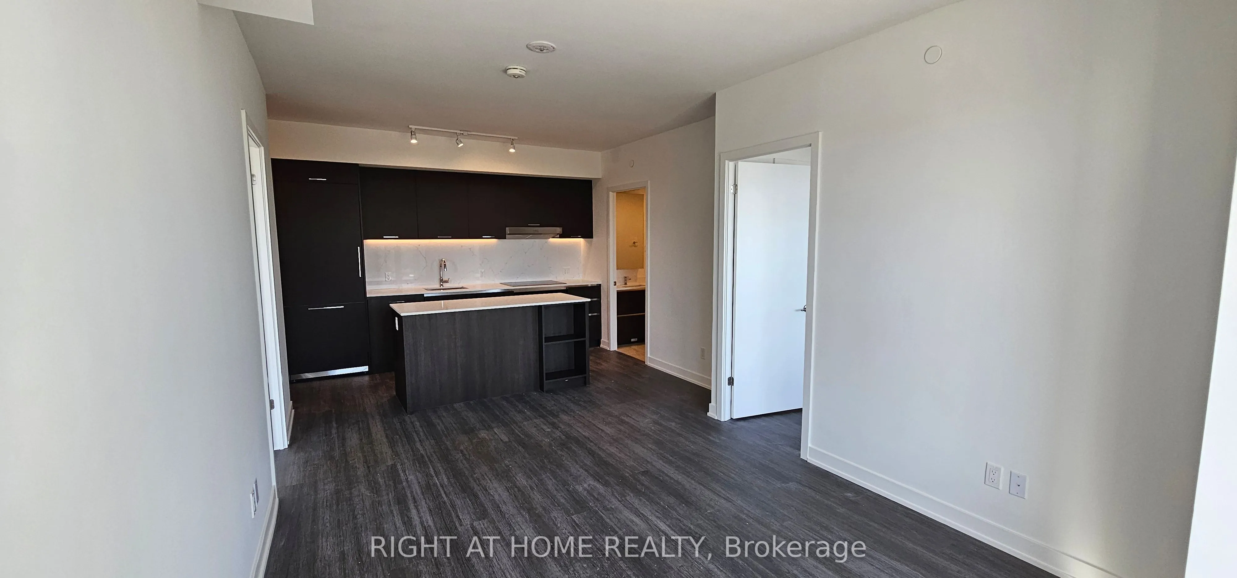 8188 Yonge Street, #720