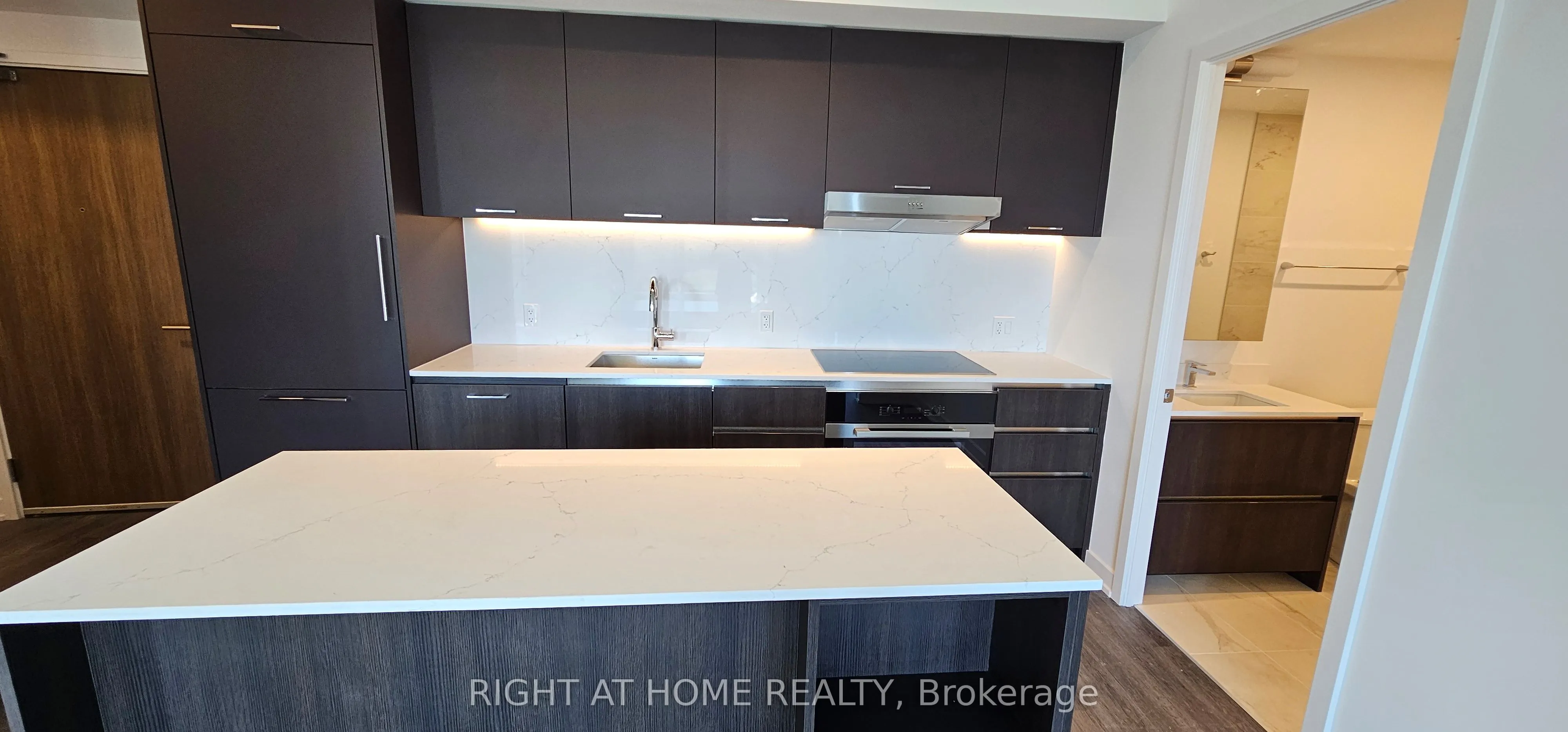 8188 Yonge Street, #720