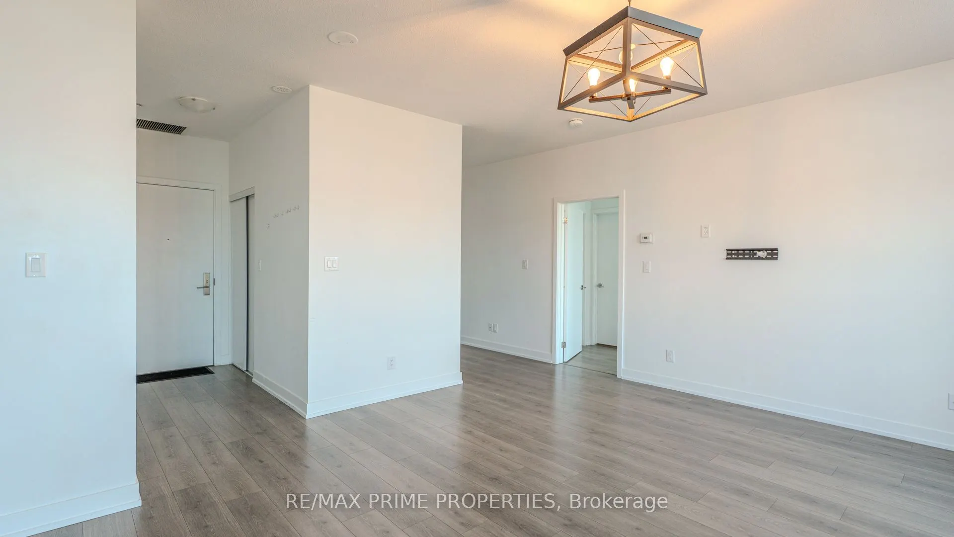 1709 Bur Oak Avenue, #501