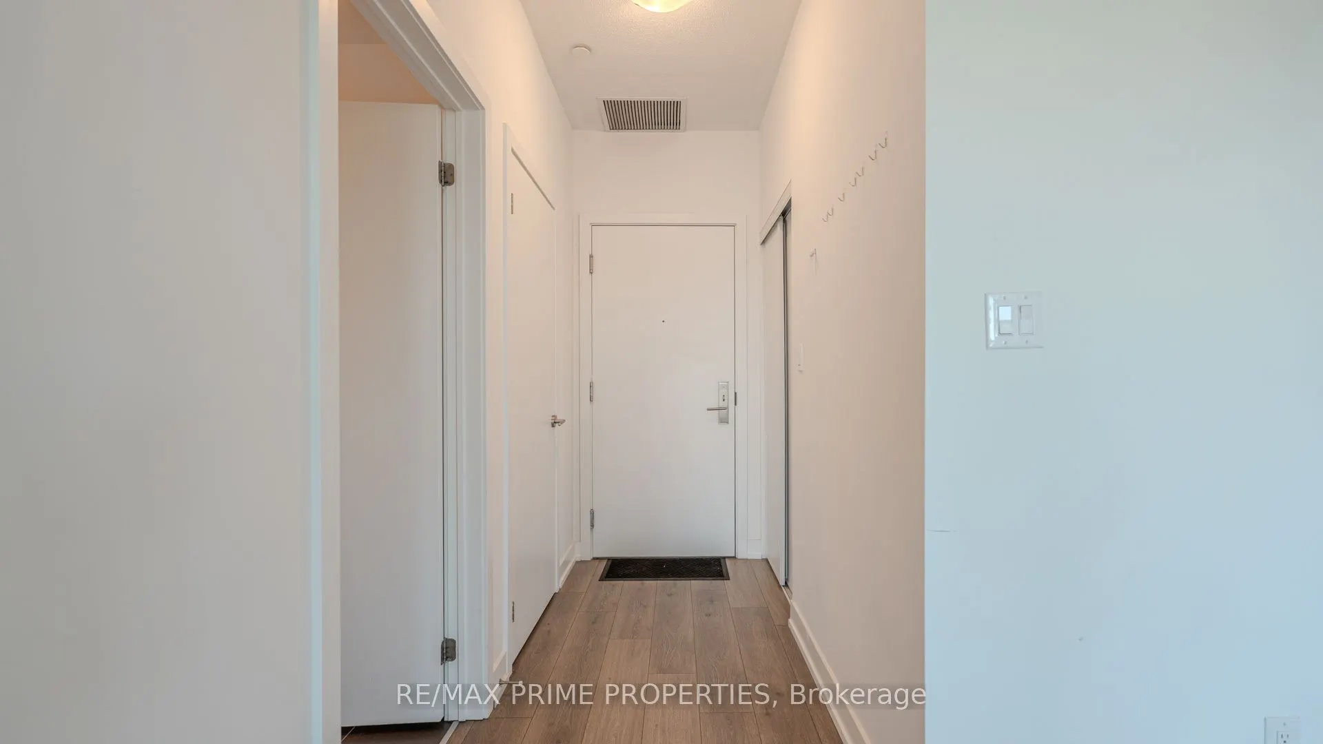 1709 Bur Oak Avenue, #501