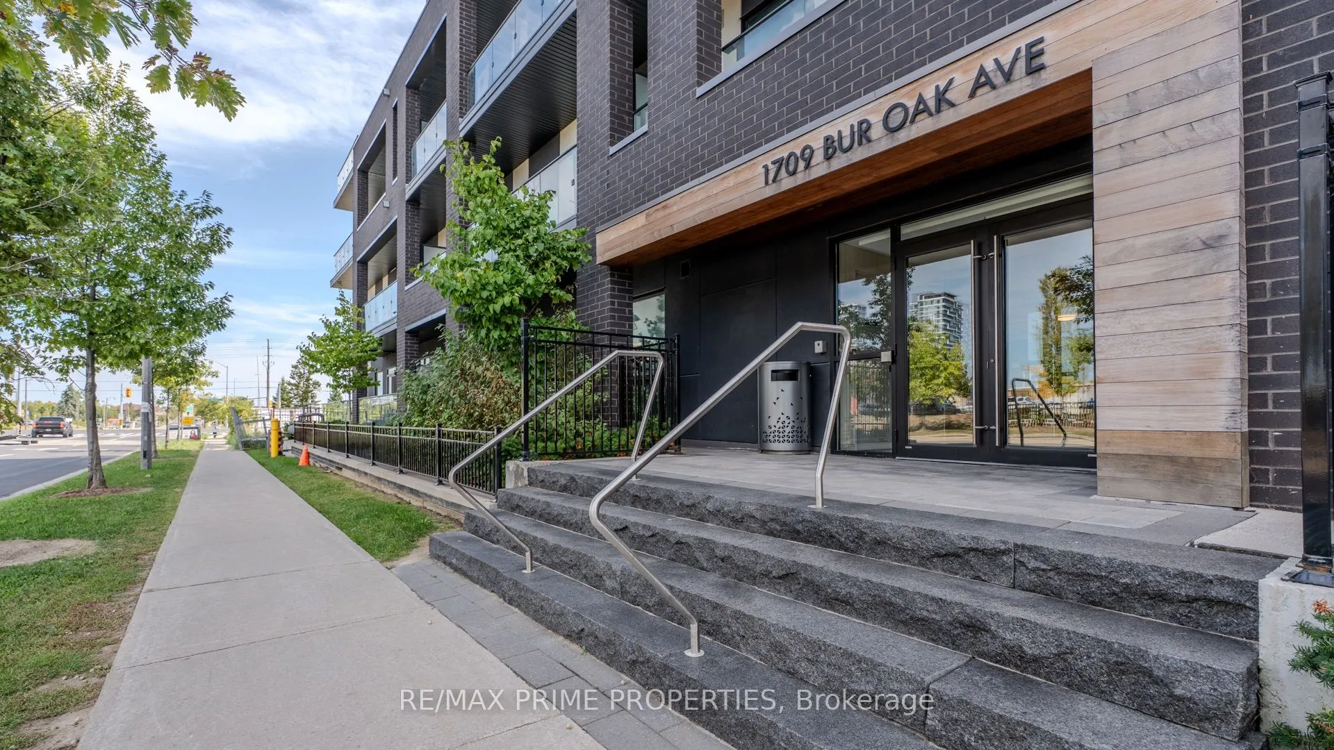 1709 Bur Oak Avenue, #501