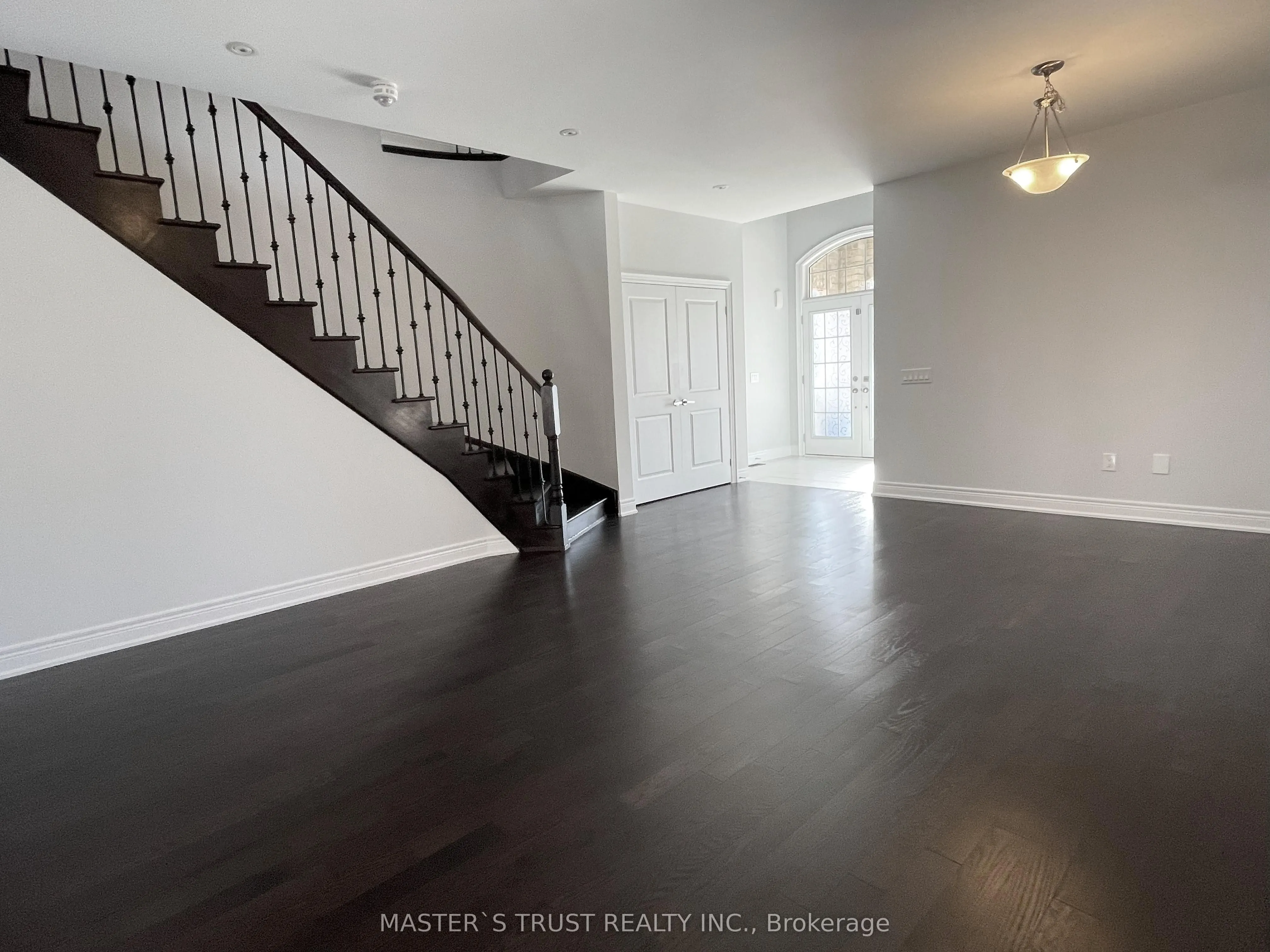 18 CLIFFORD FAIRBARN Drive