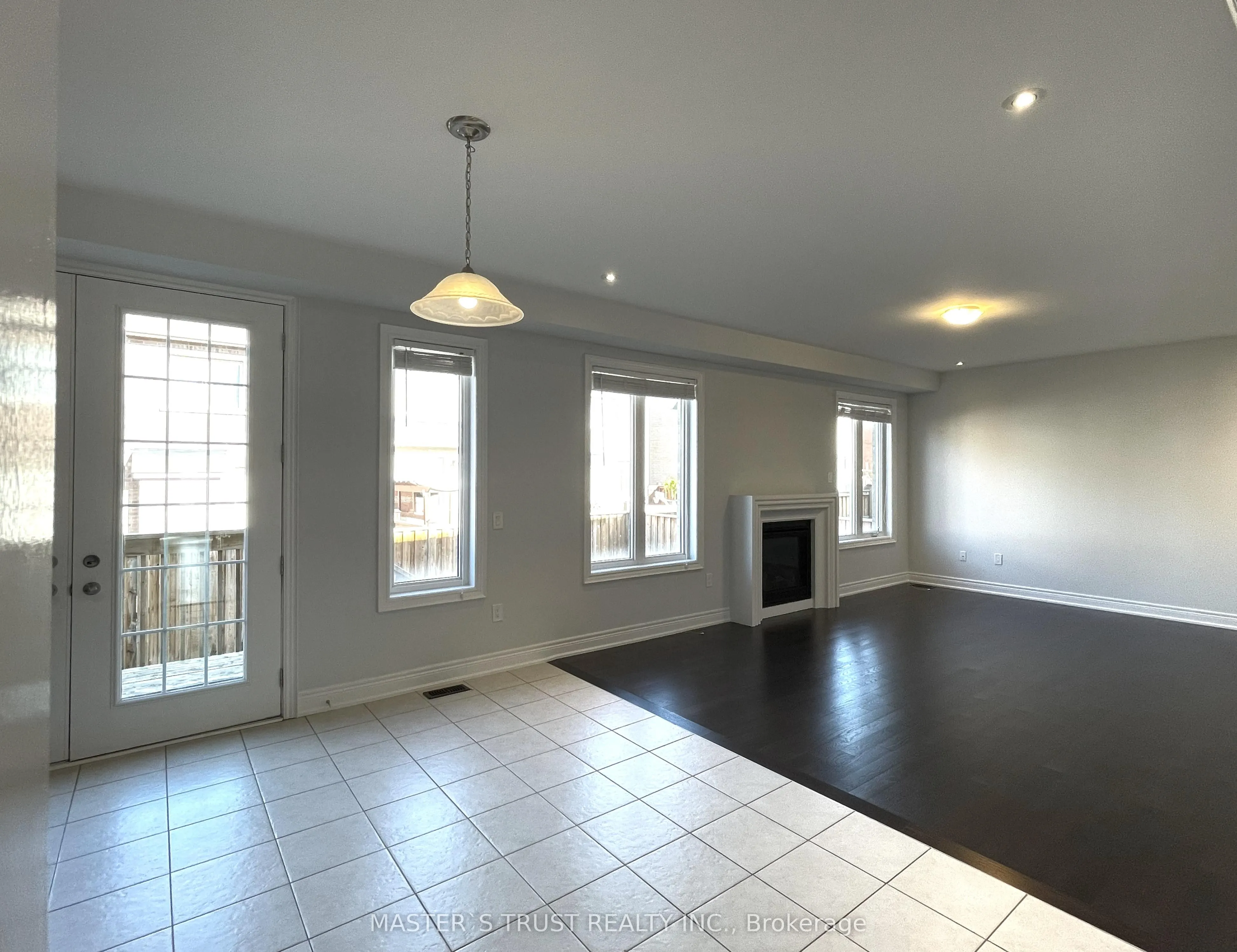 18 CLIFFORD FAIRBARN Drive