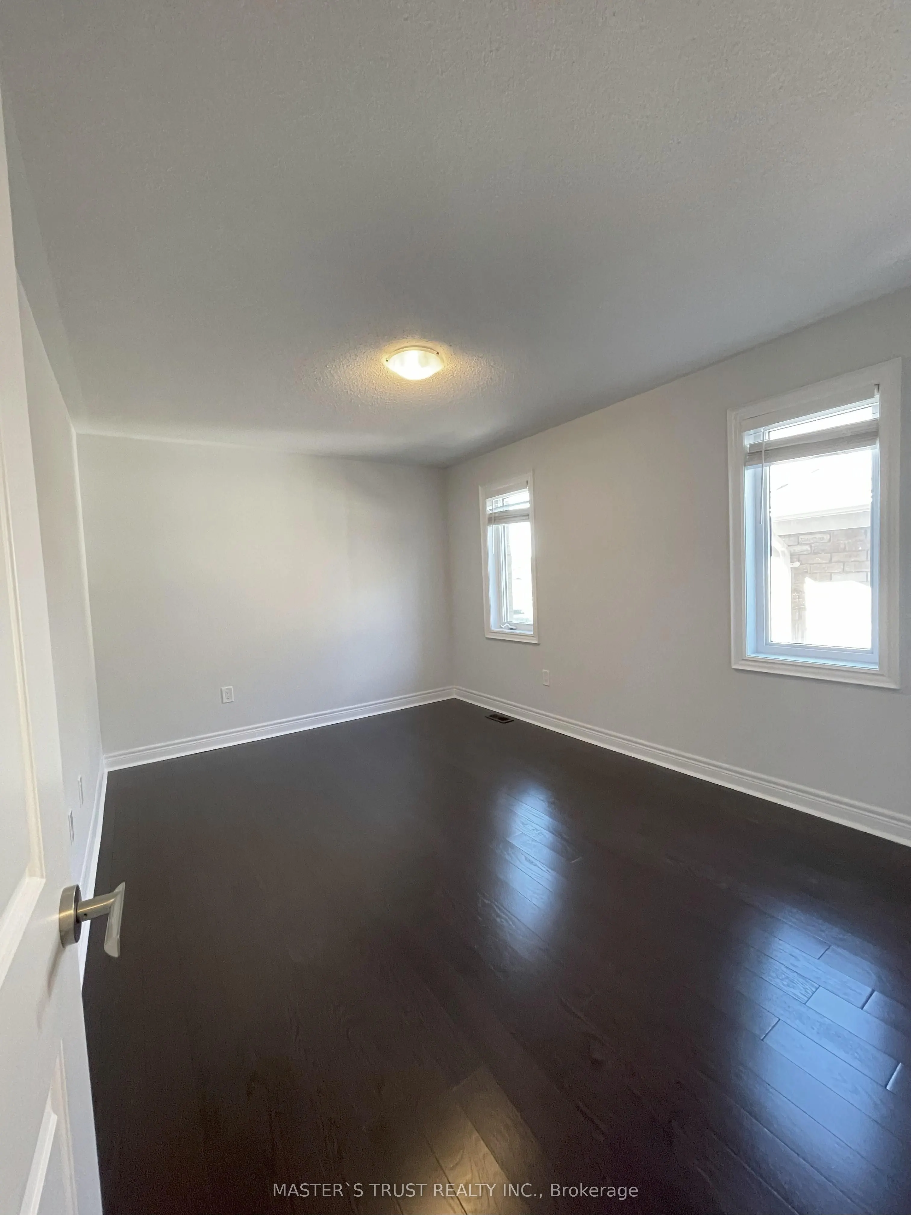 18 CLIFFORD FAIRBARN Drive