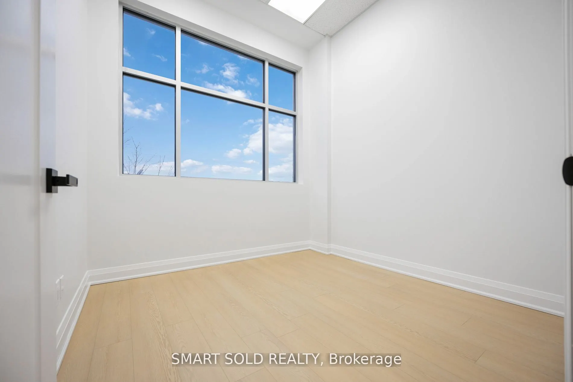 8787 Woodbine Avenue, #239
