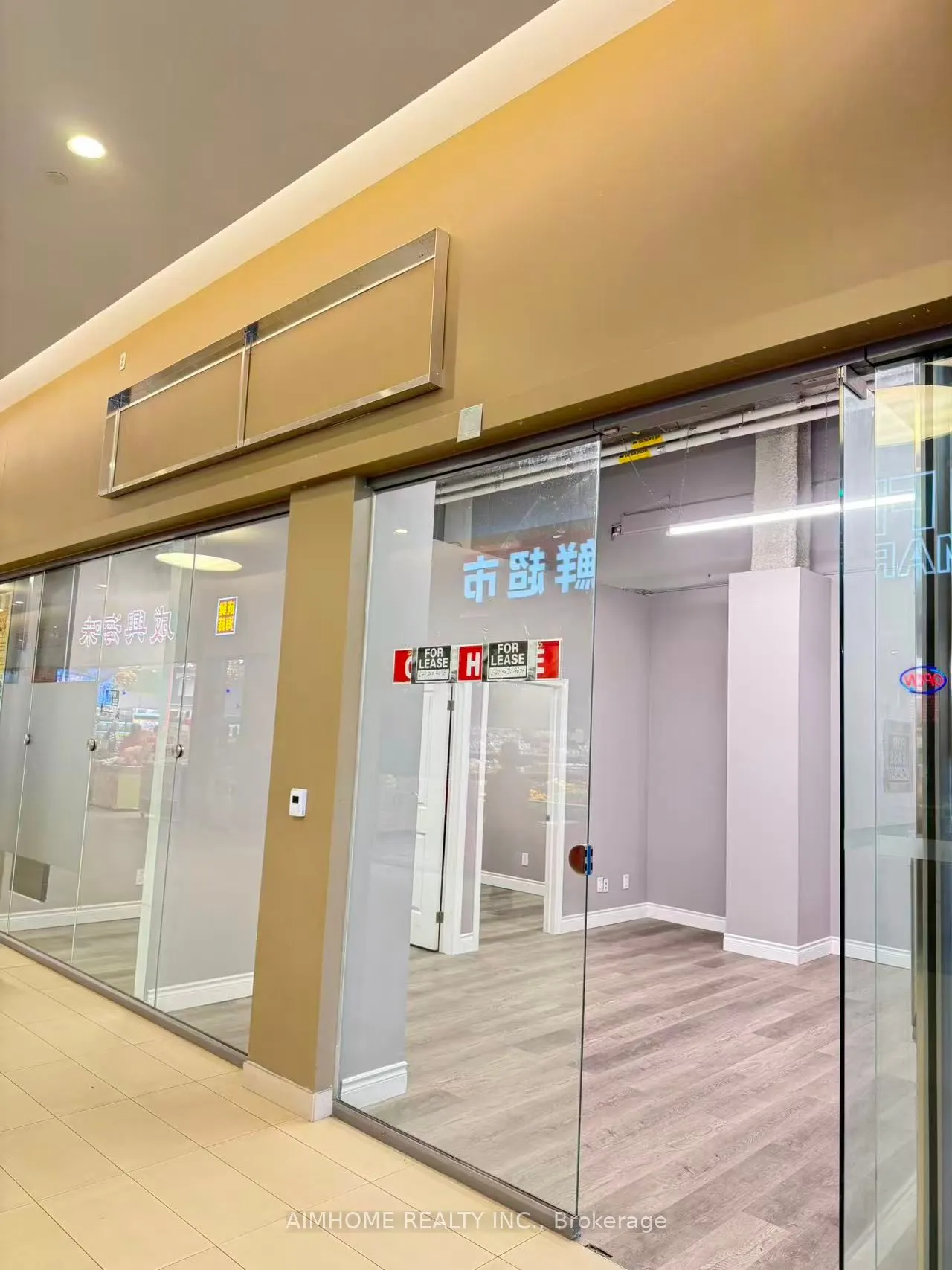 9390 WOODBINE Avenue, #1T M5