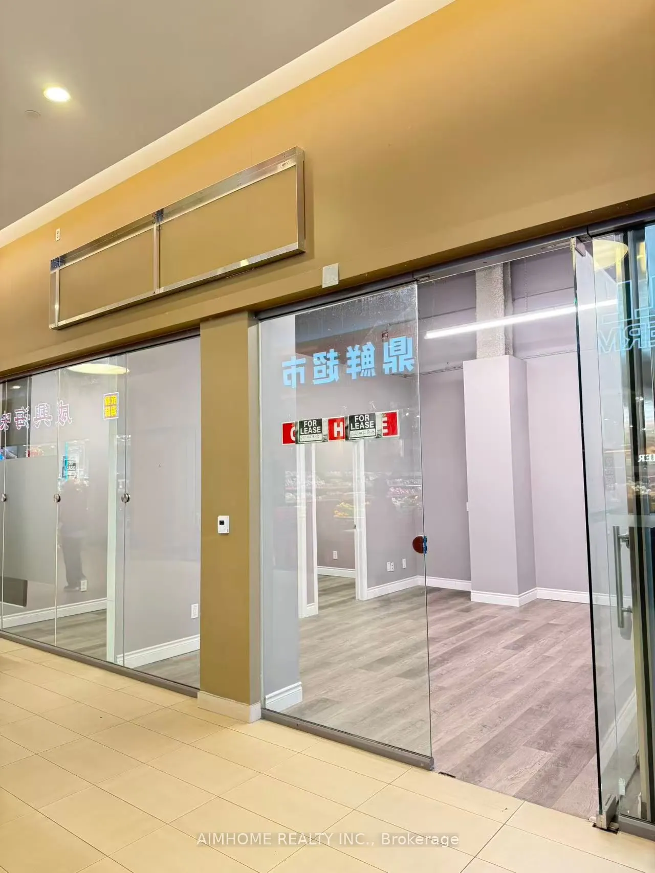 9390 WOODBINE Avenue, #1T M5