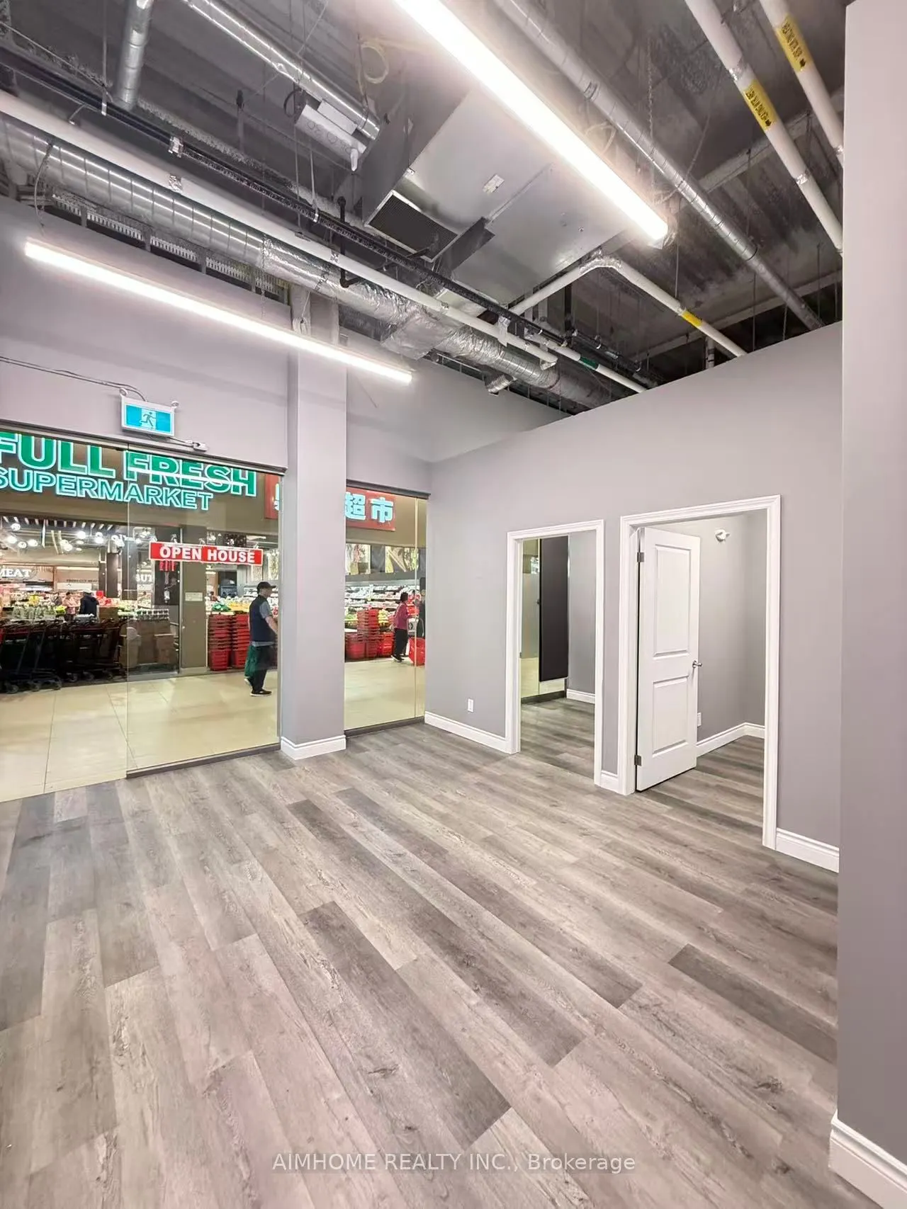 9390 WOODBINE Avenue, #1T M5