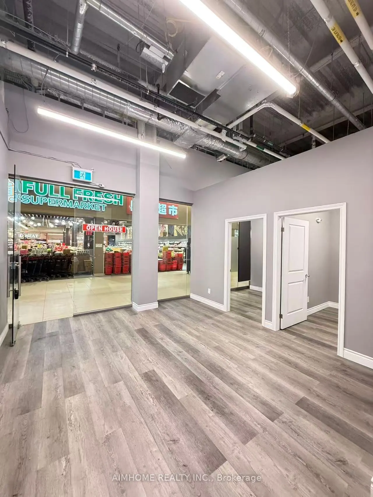 9390 WOODBINE Avenue, #1T M5