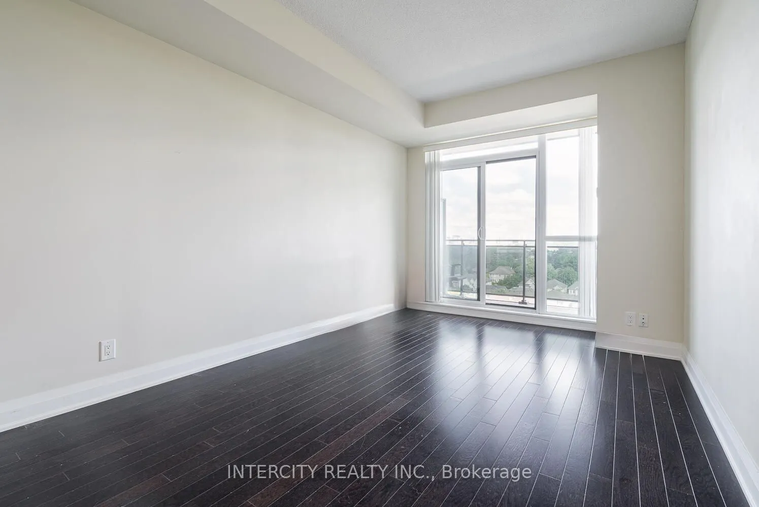 520 Steeles Avenue W, #1102