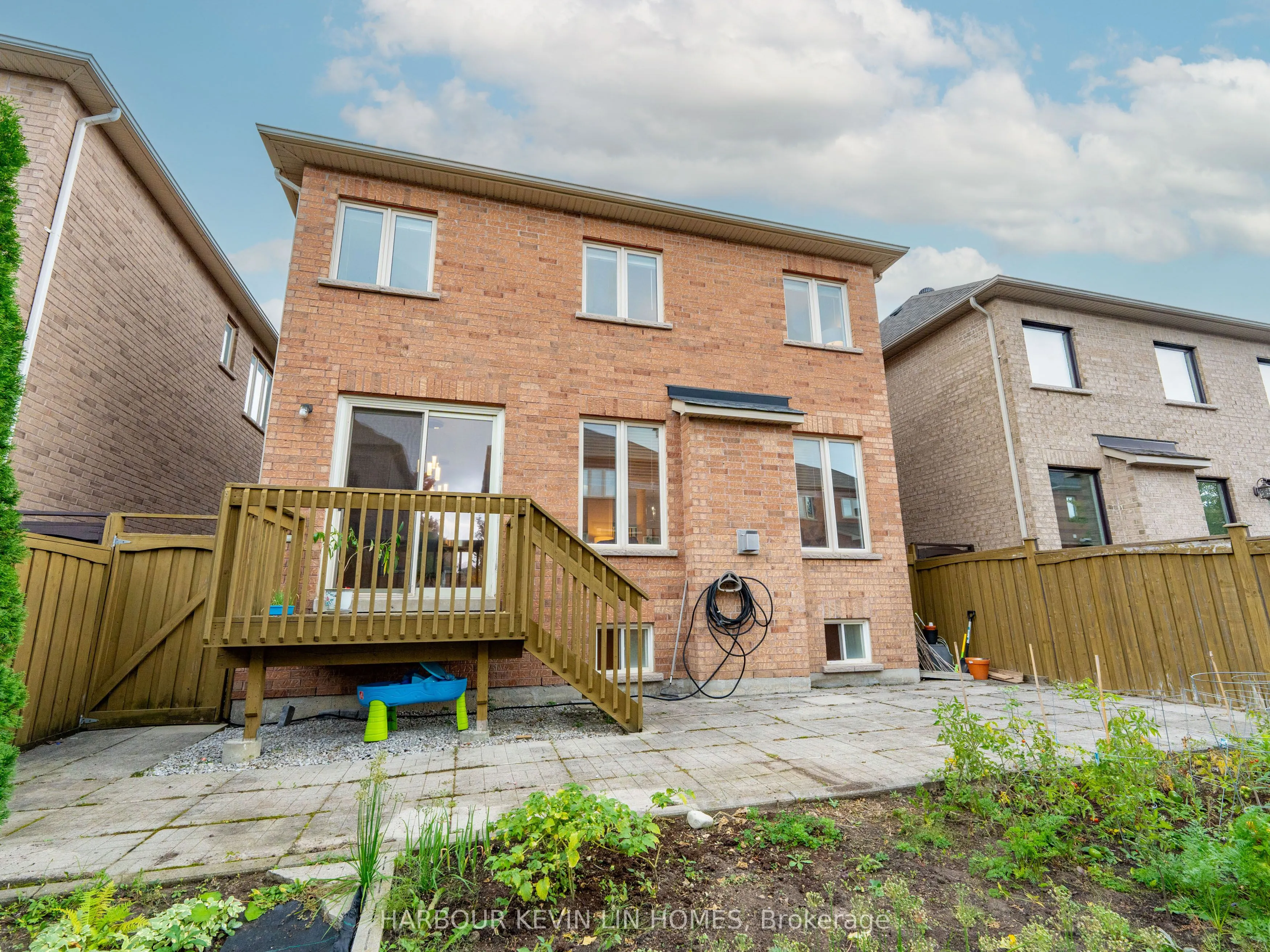 60 Seiffer Crescent