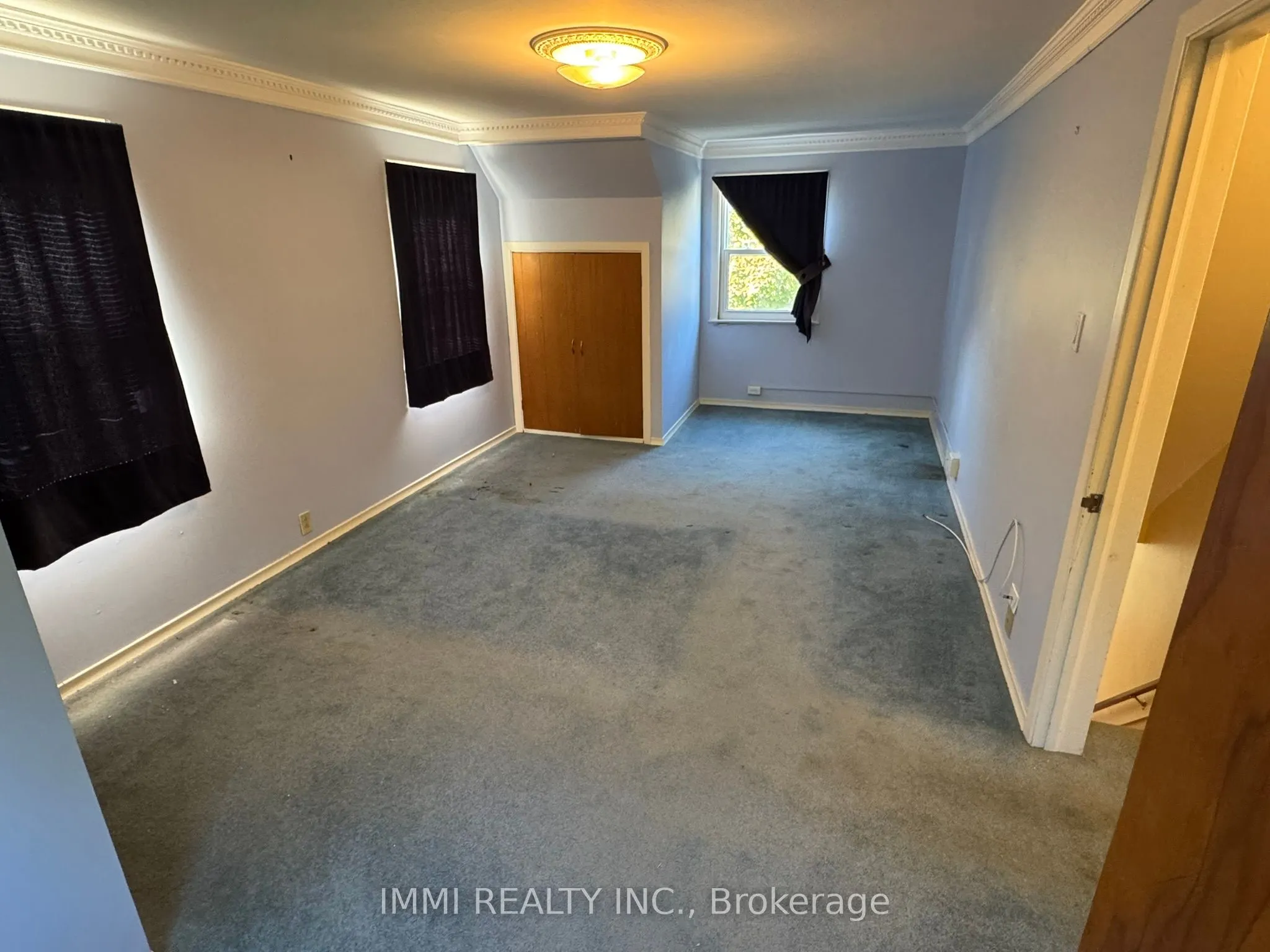 23 Yongeview Avenue