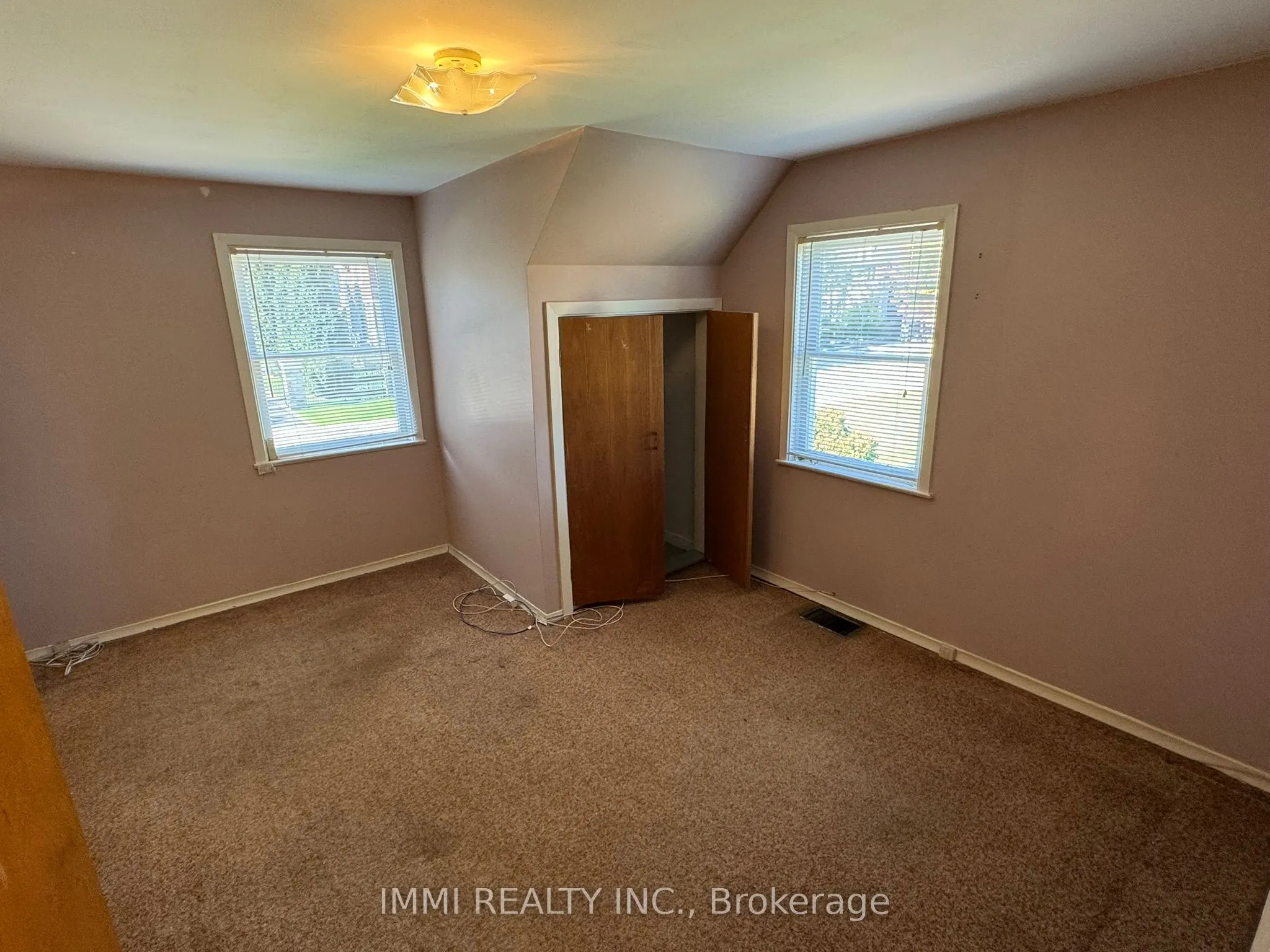 23 Yongeview Avenue
