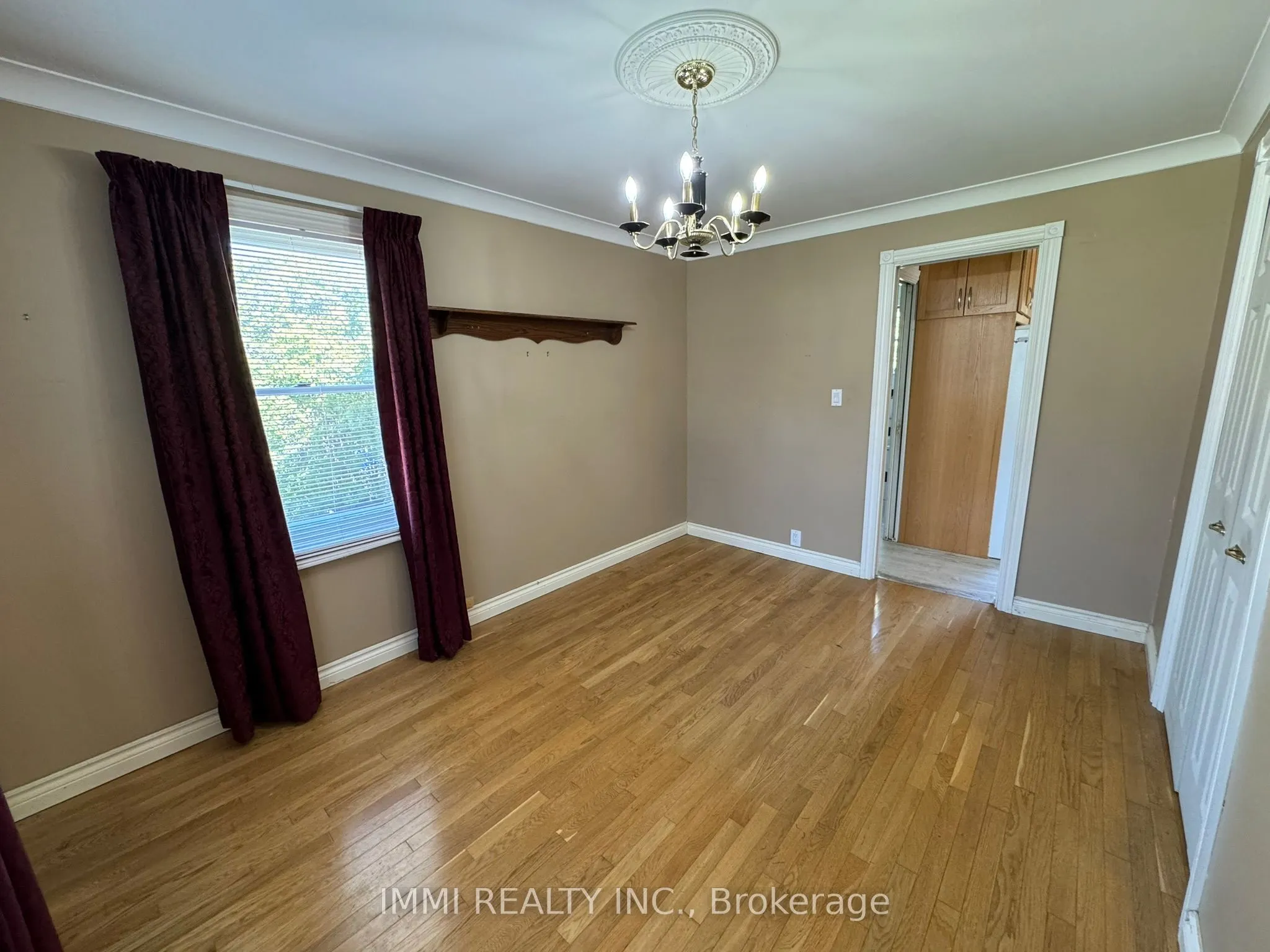 23 Yongeview Avenue