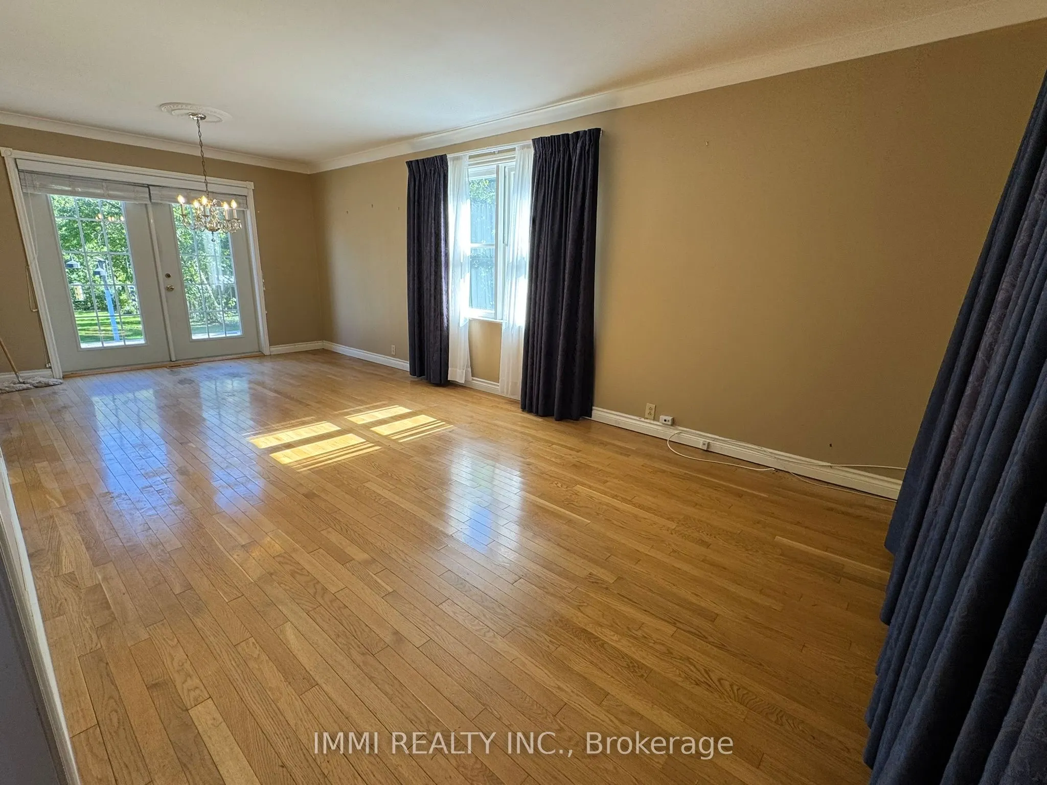 23 Yongeview Avenue