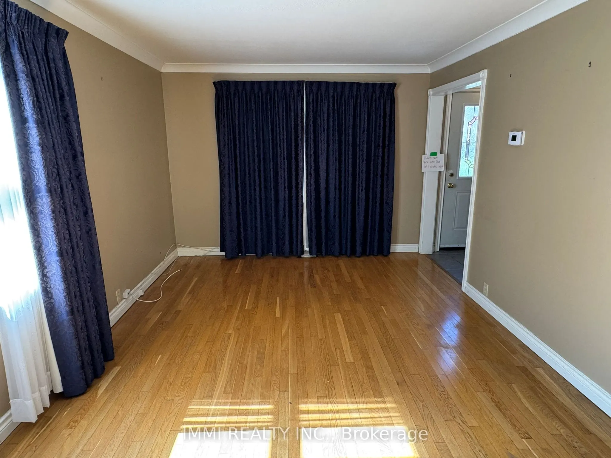 23 Yongeview Avenue