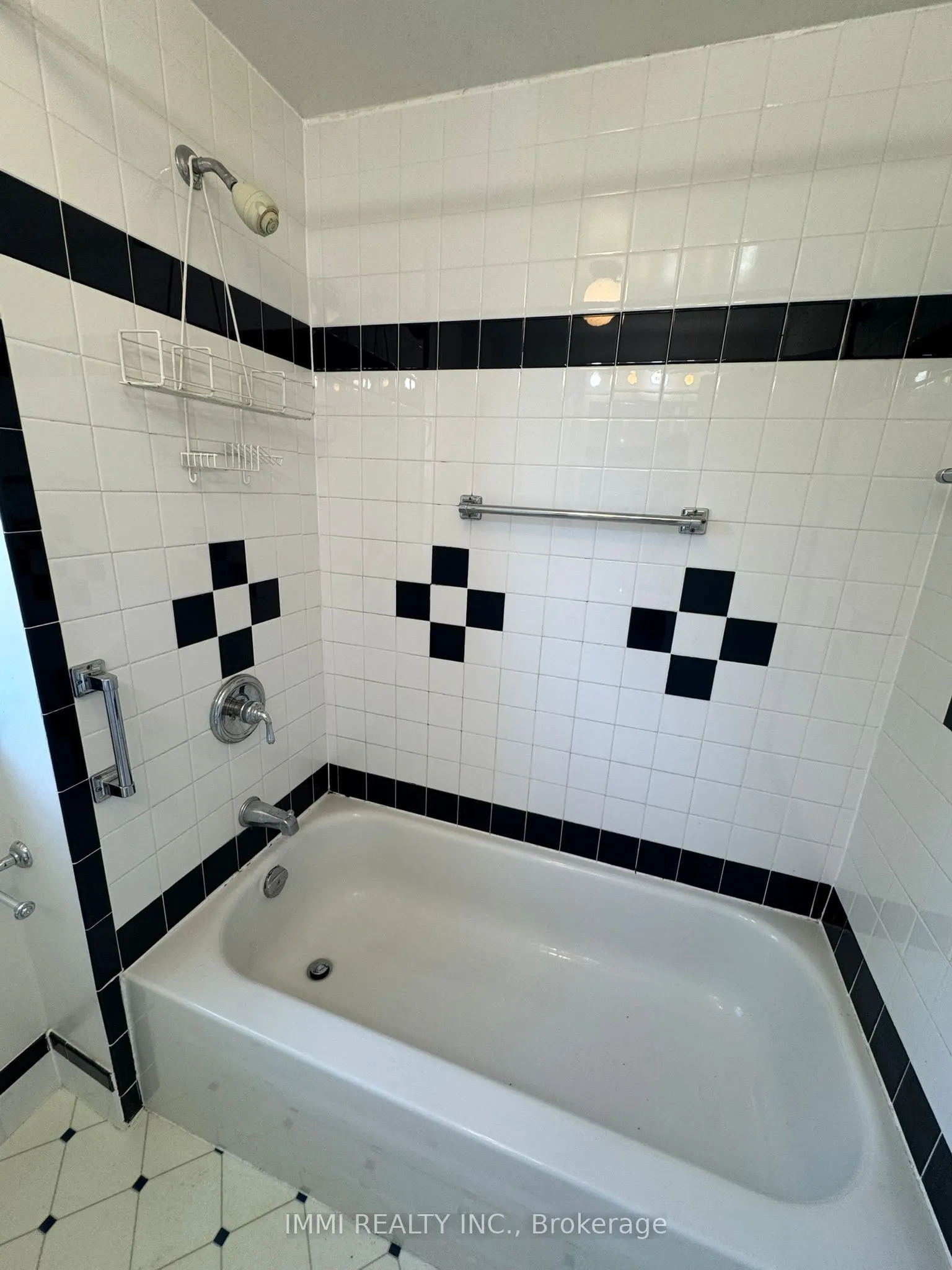 23 Yongeview Avenue