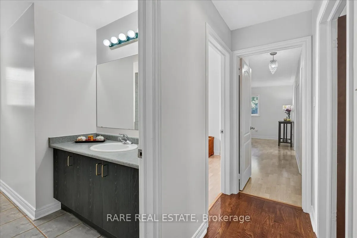 1069 Corrie Street
