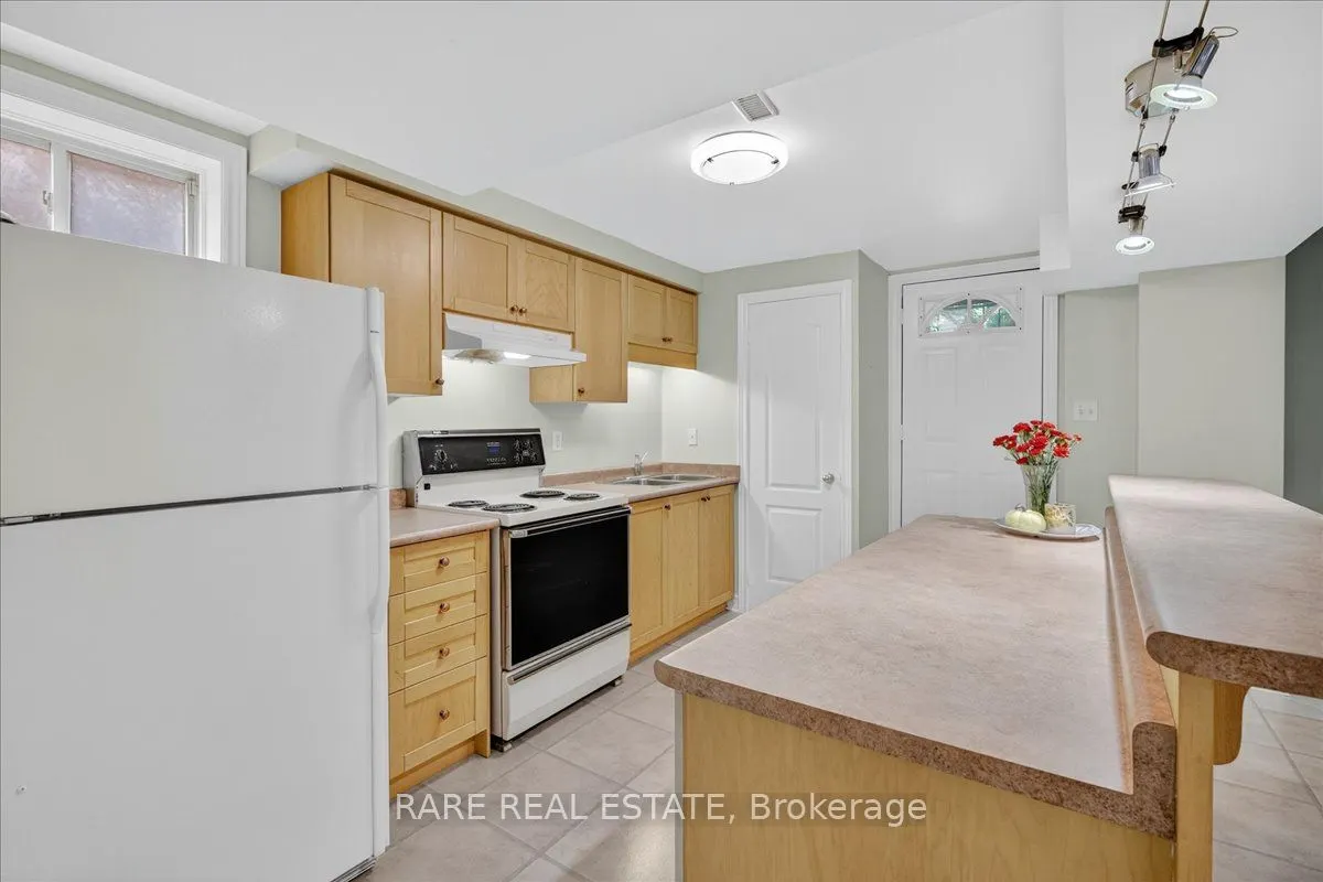 1069 Corrie Street