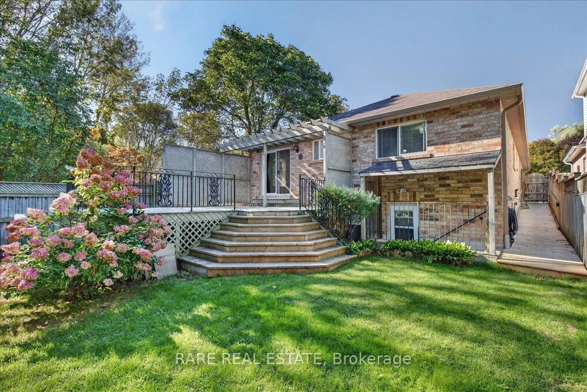 1069 Corrie Street