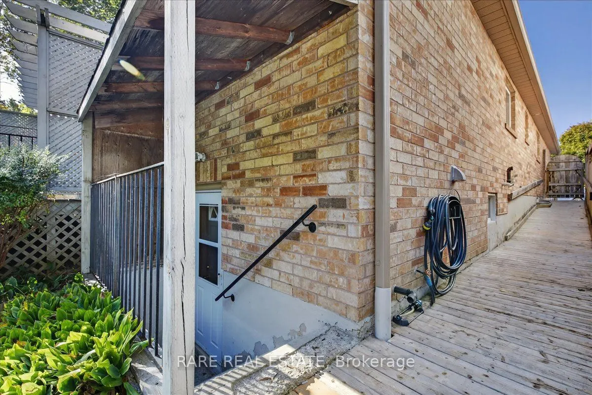 1069 Corrie Street