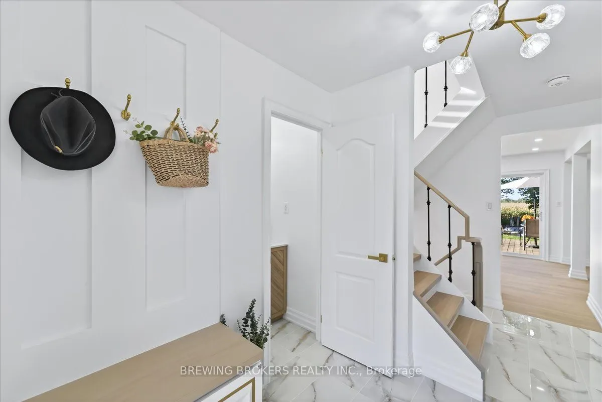 261 Nelson Crescent