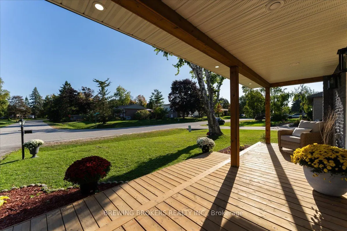 261 Nelson Crescent