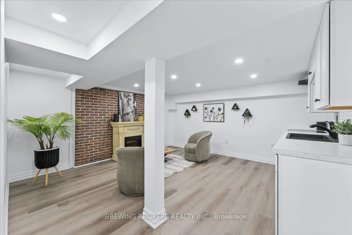261 Nelson Crescent