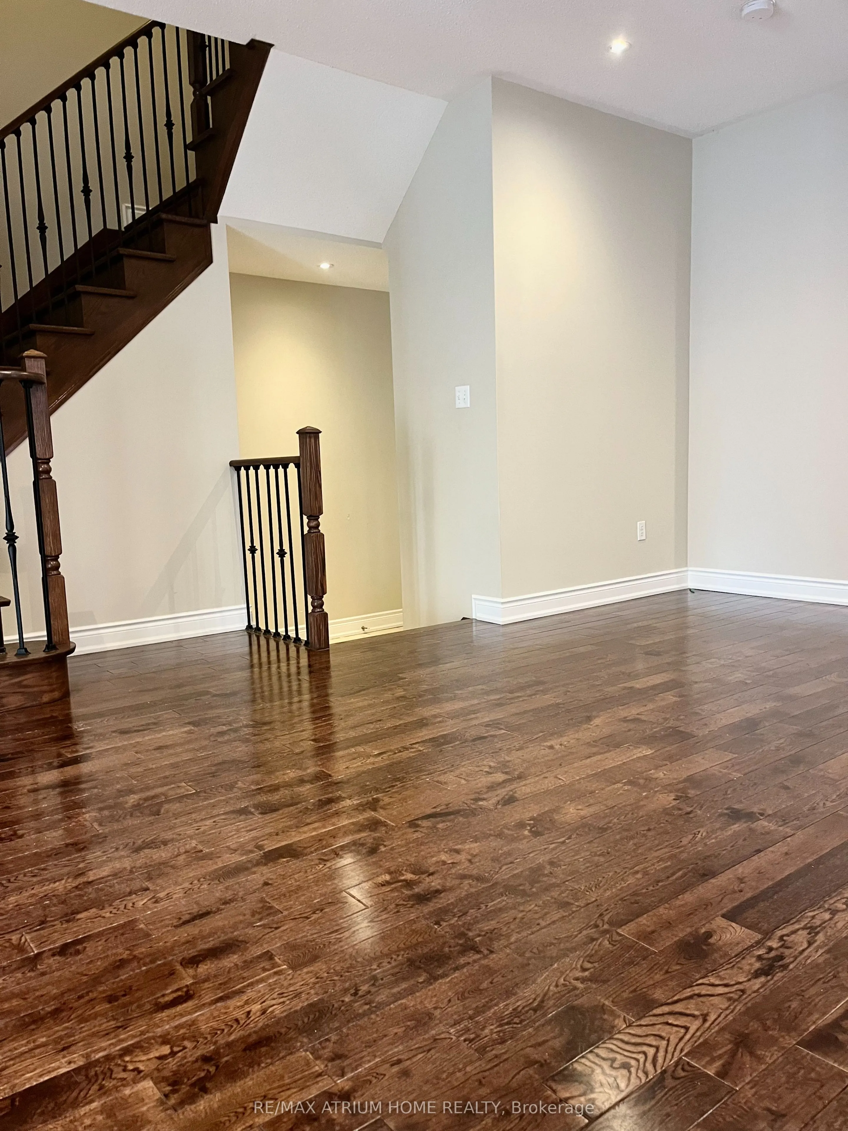 1261 Blencowe Crescent