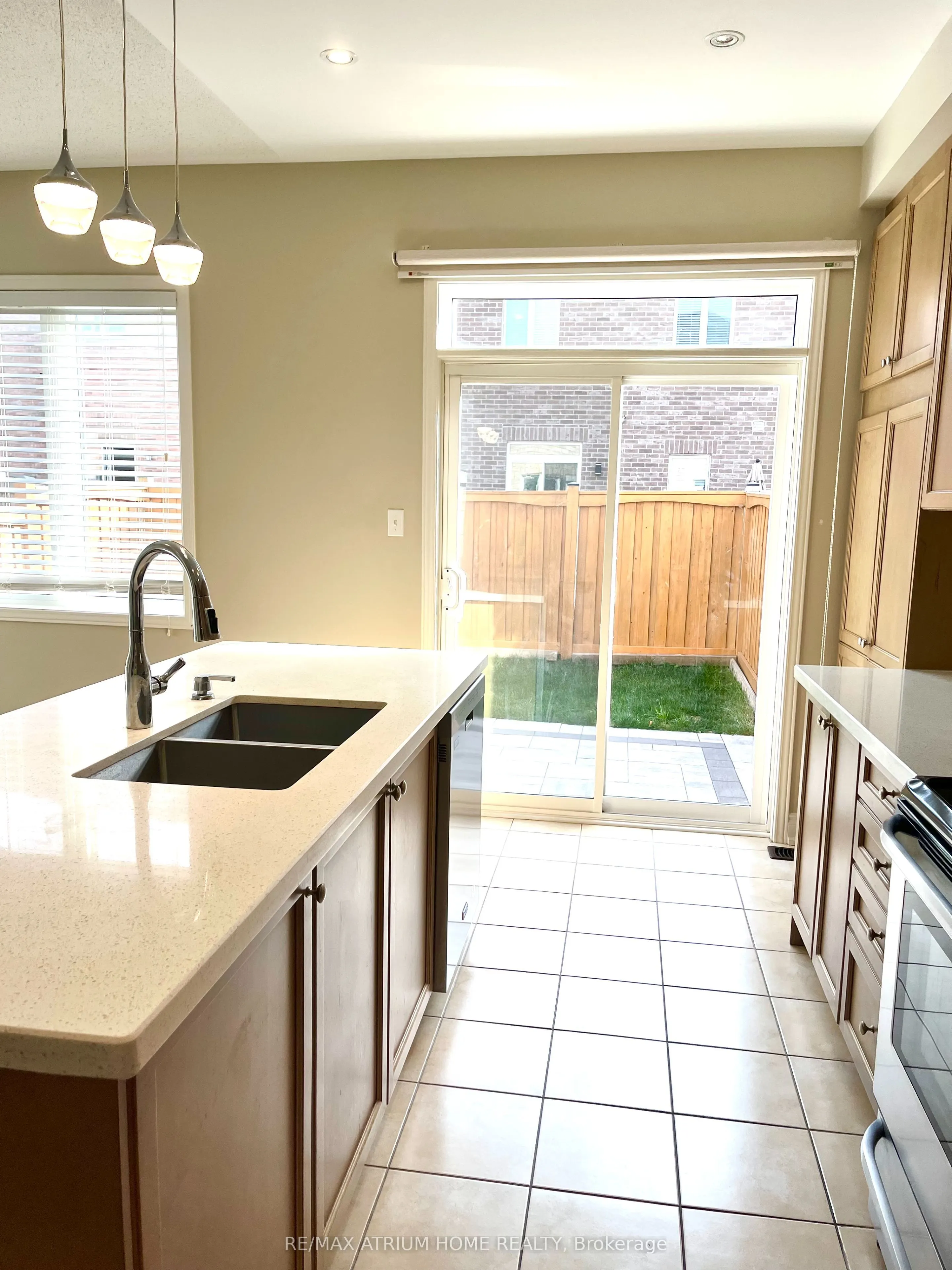 1261 Blencowe Crescent