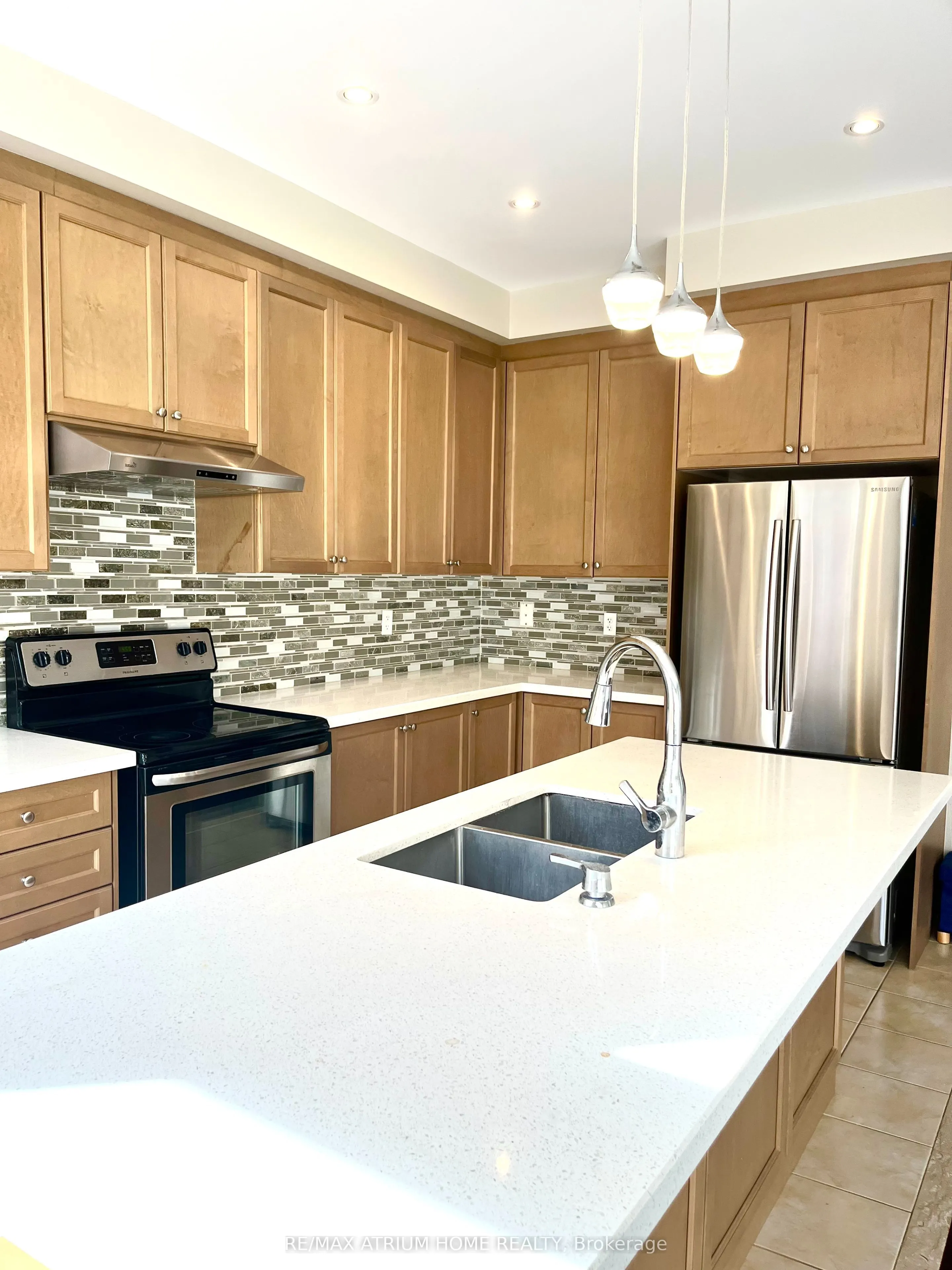 1261 Blencowe Crescent