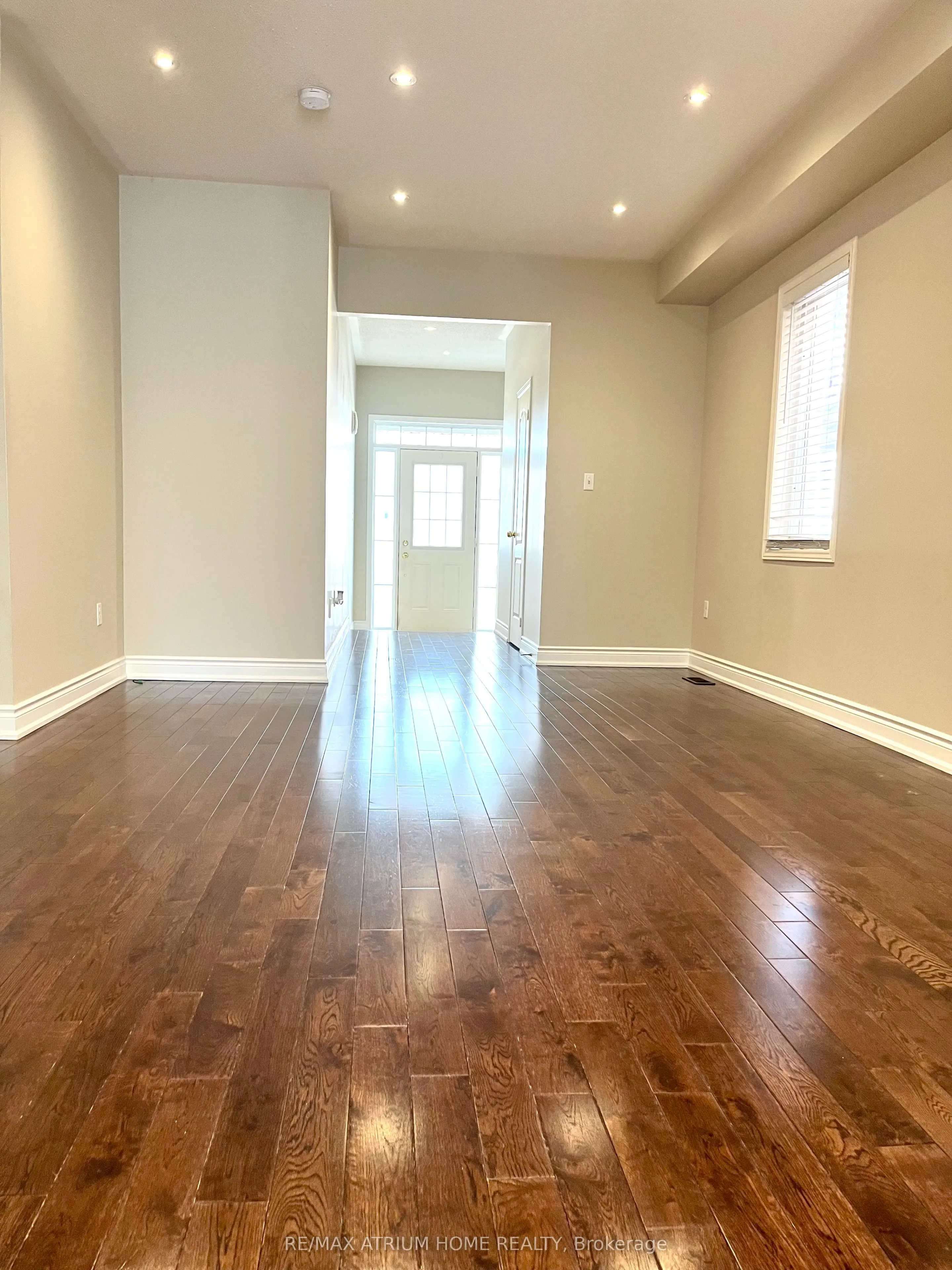 1261 Blencowe Crescent