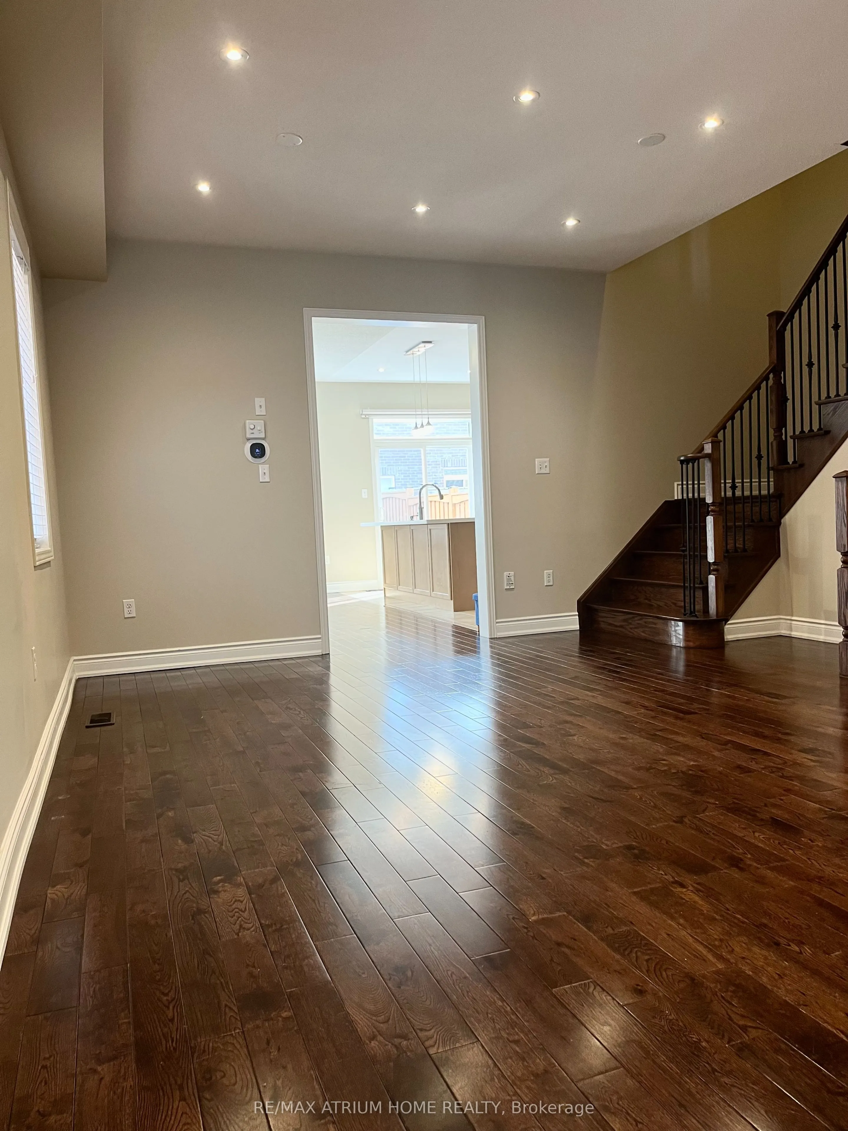 1261 Blencowe Crescent