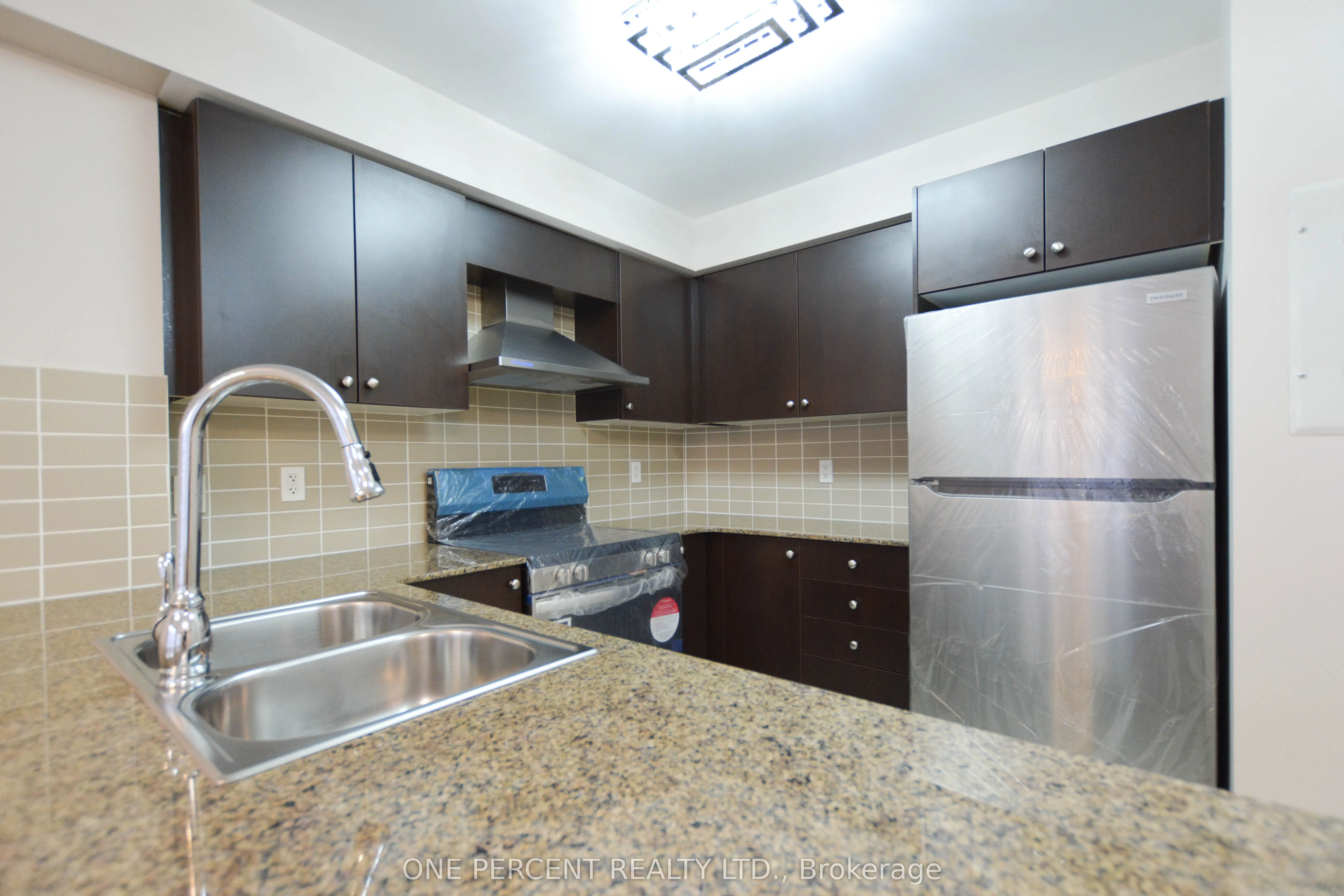 320 John Street, #201