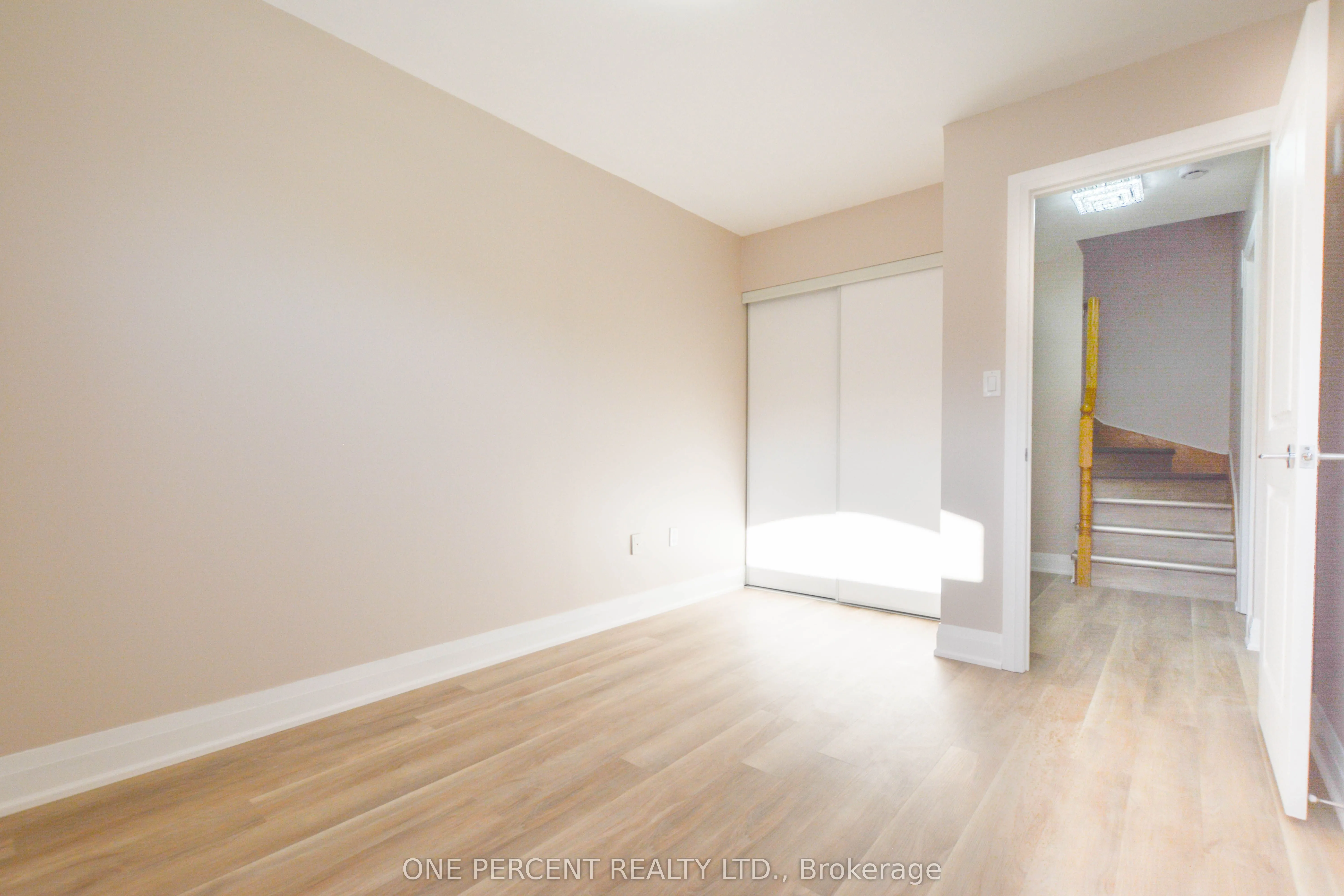320 John Street, #201