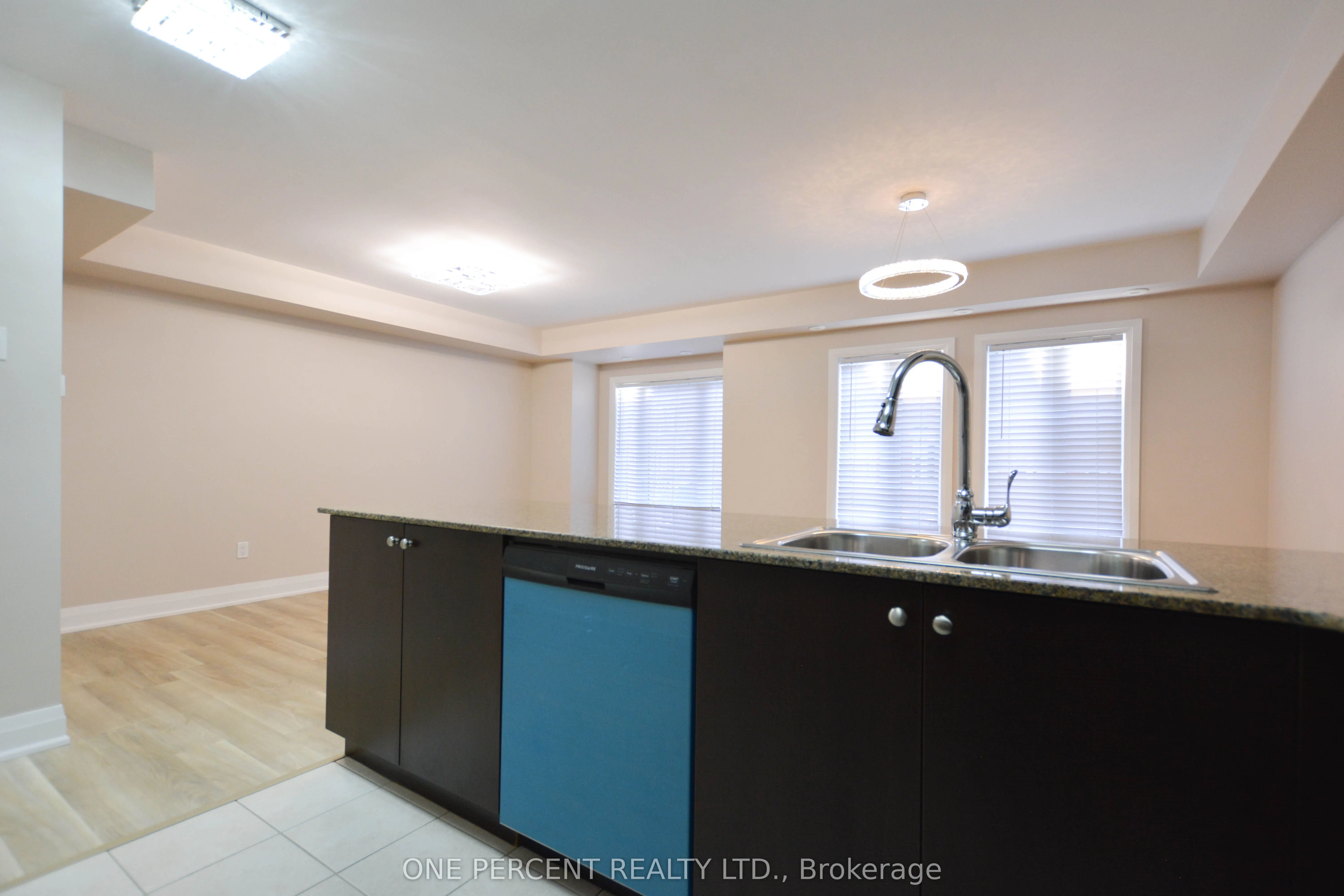 320 John Street, #201