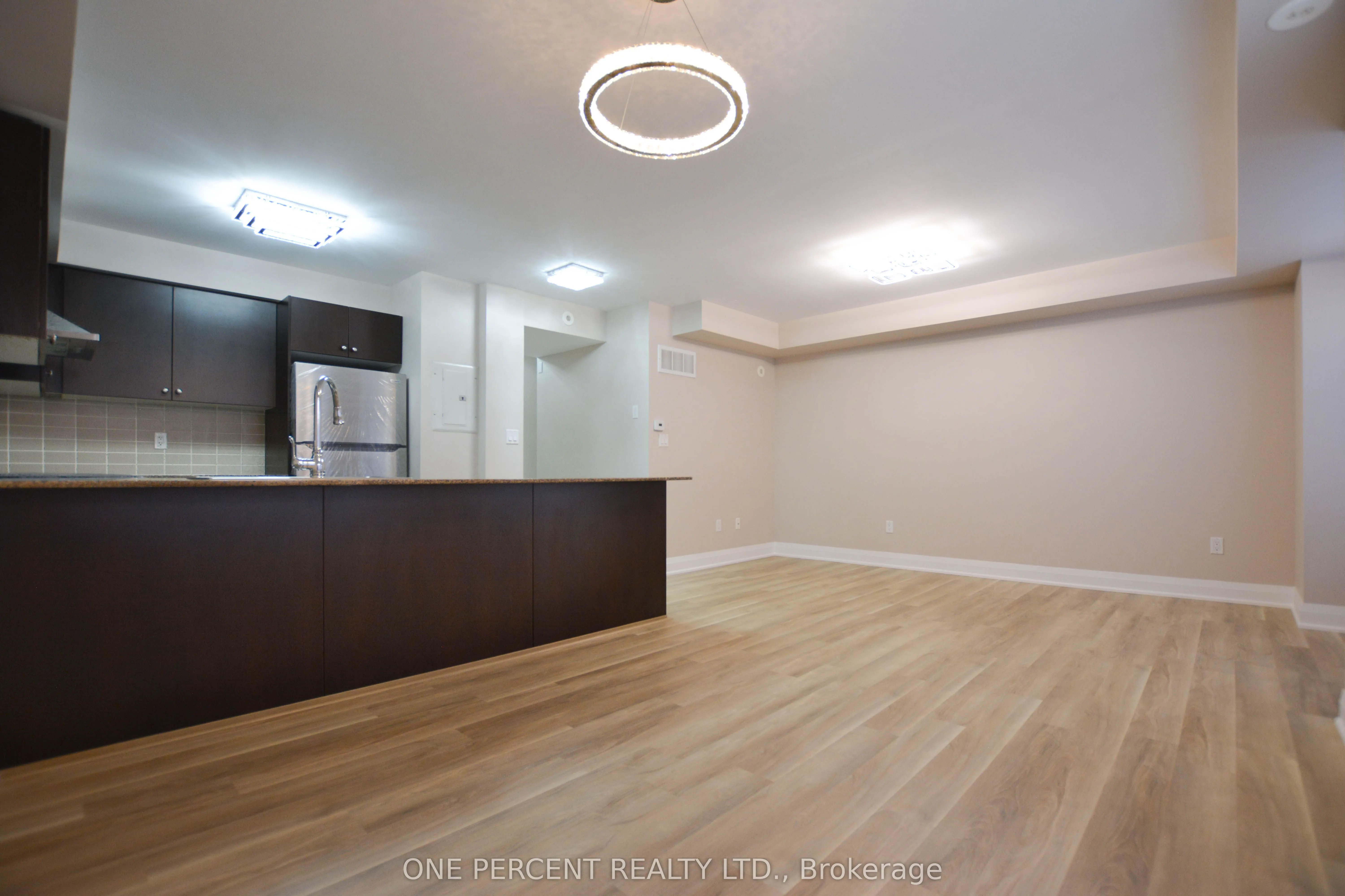 320 John Street, #201