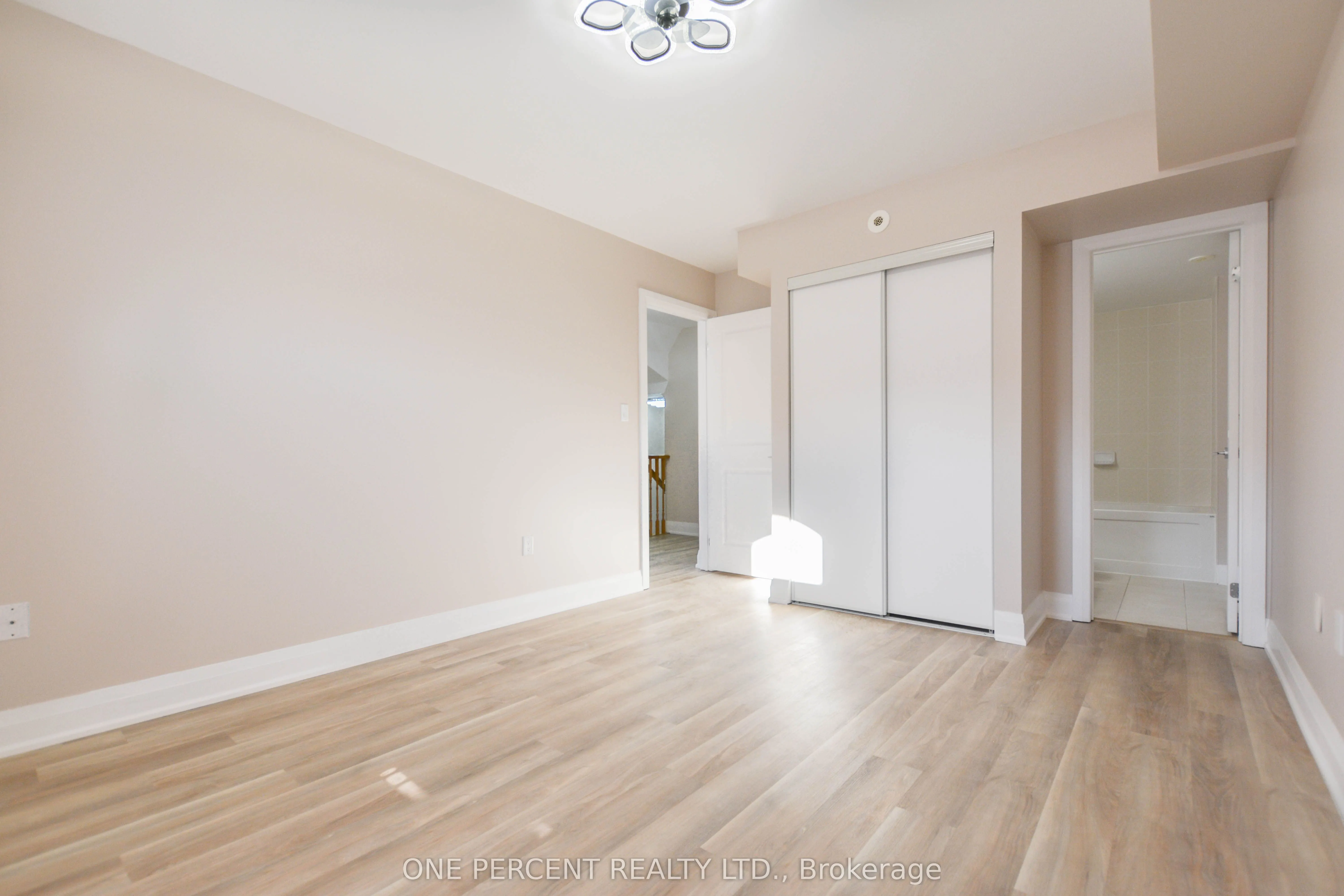 320 John Street, #201