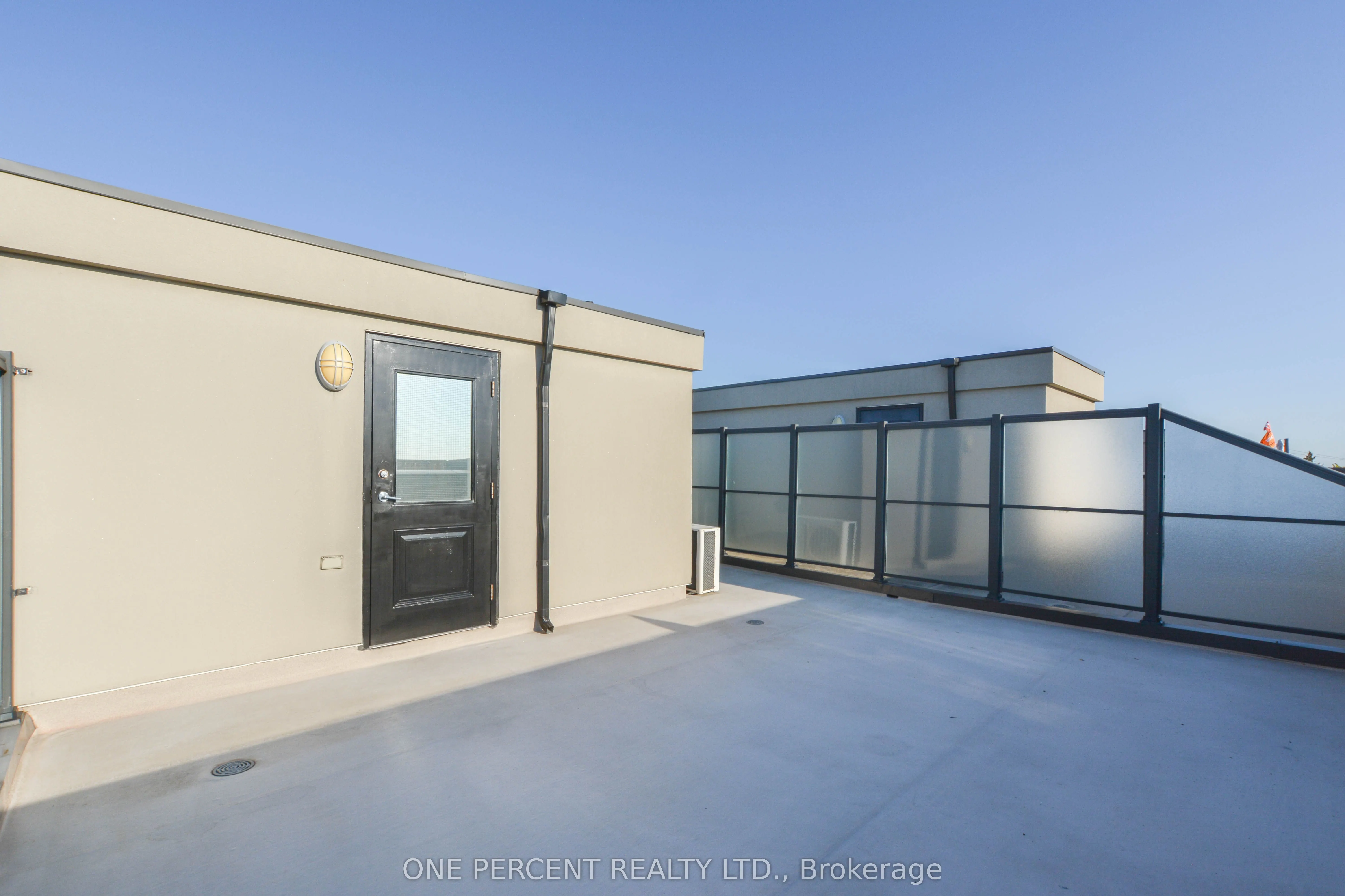 320 John Street, #201