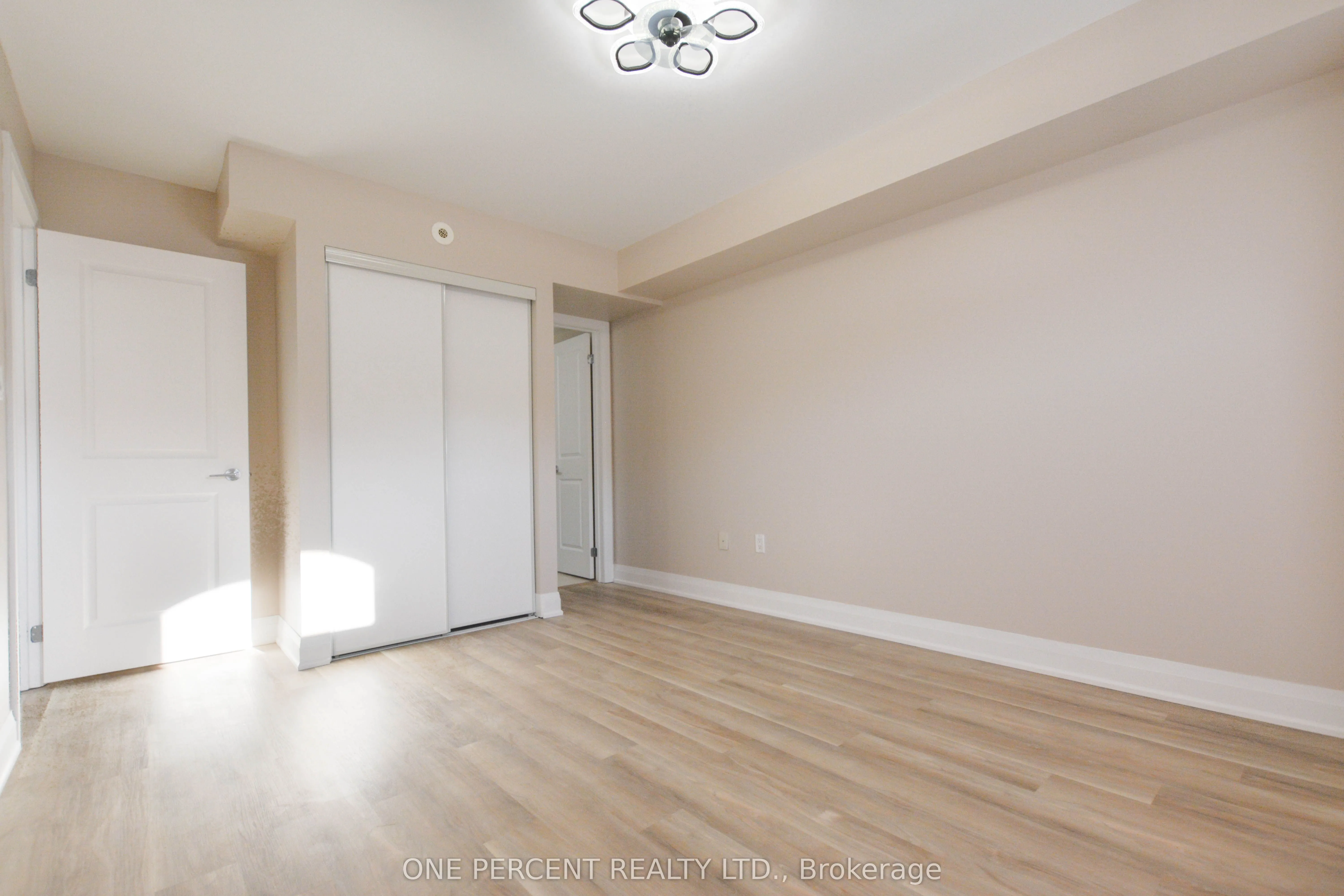320 John Street, #201