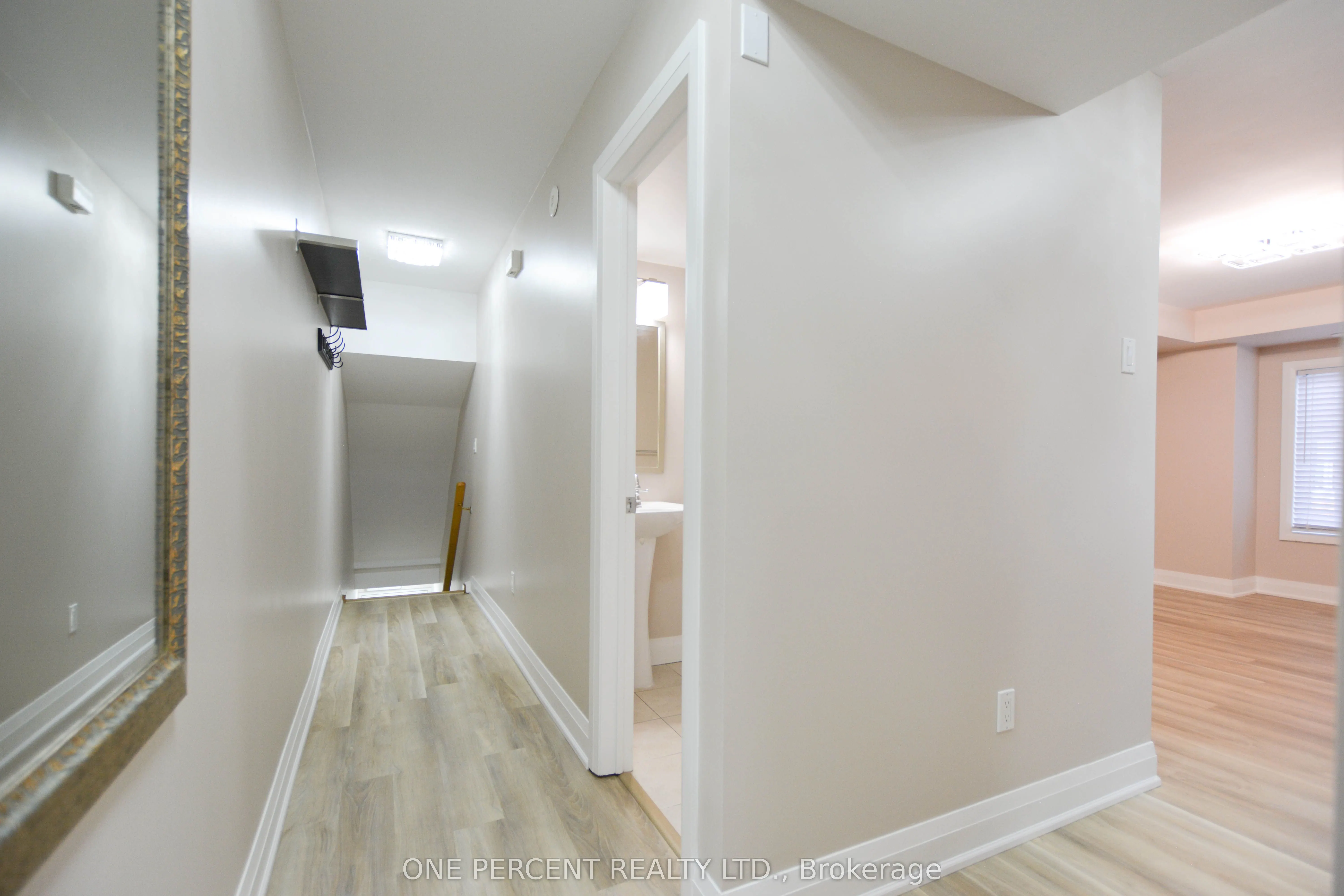 320 John Street, #201