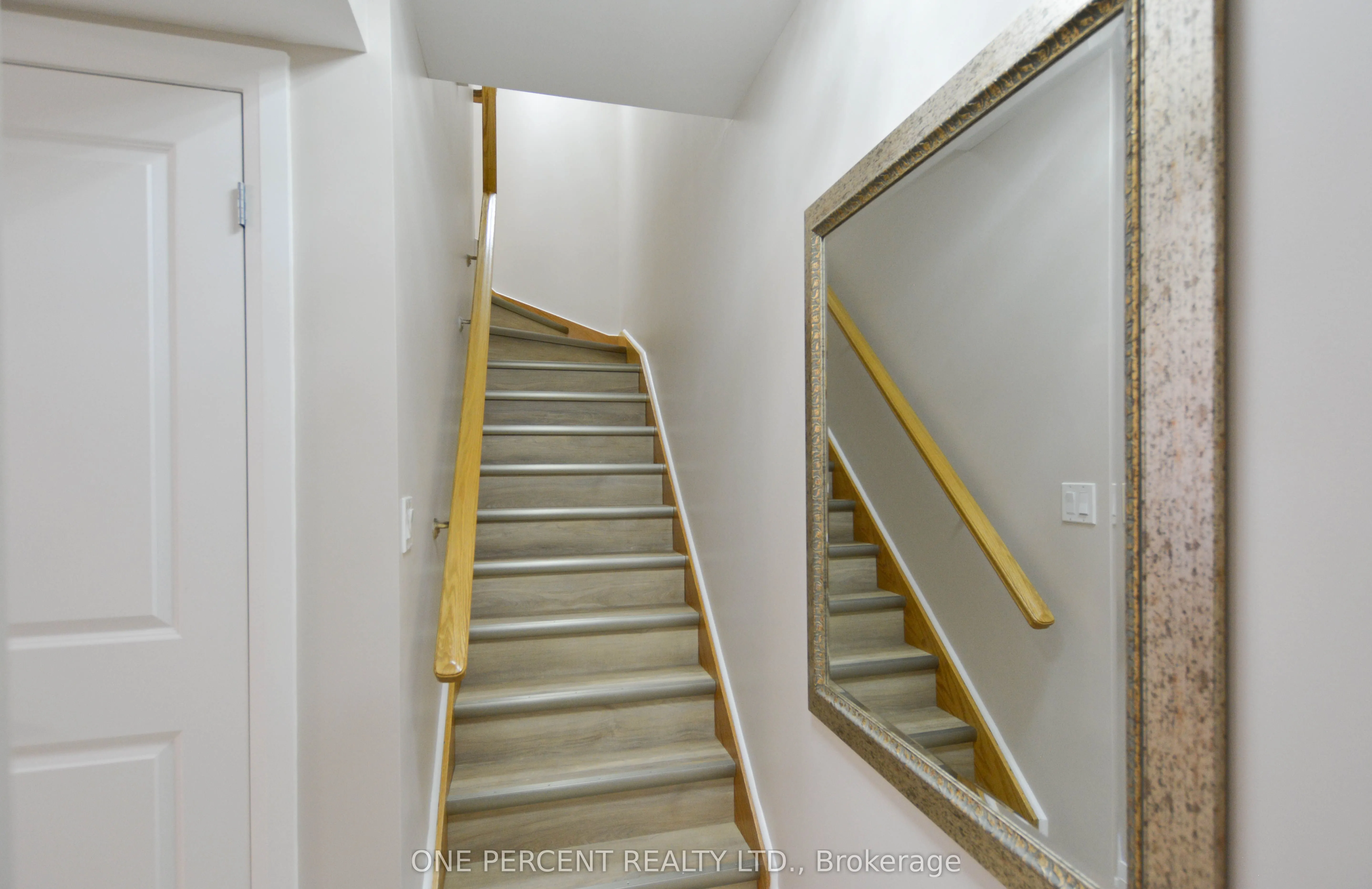 320 John Street, #201