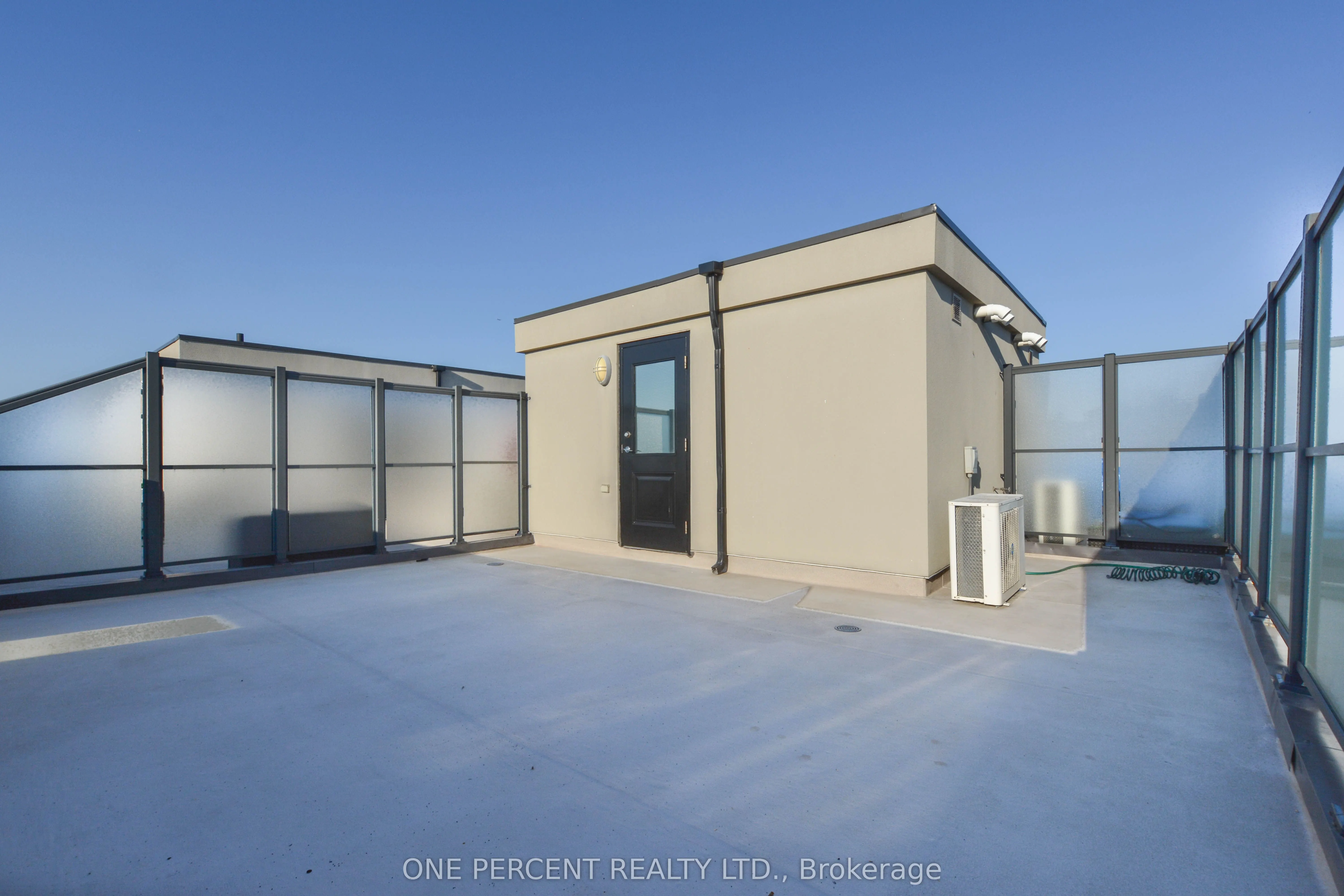320 John Street, #201