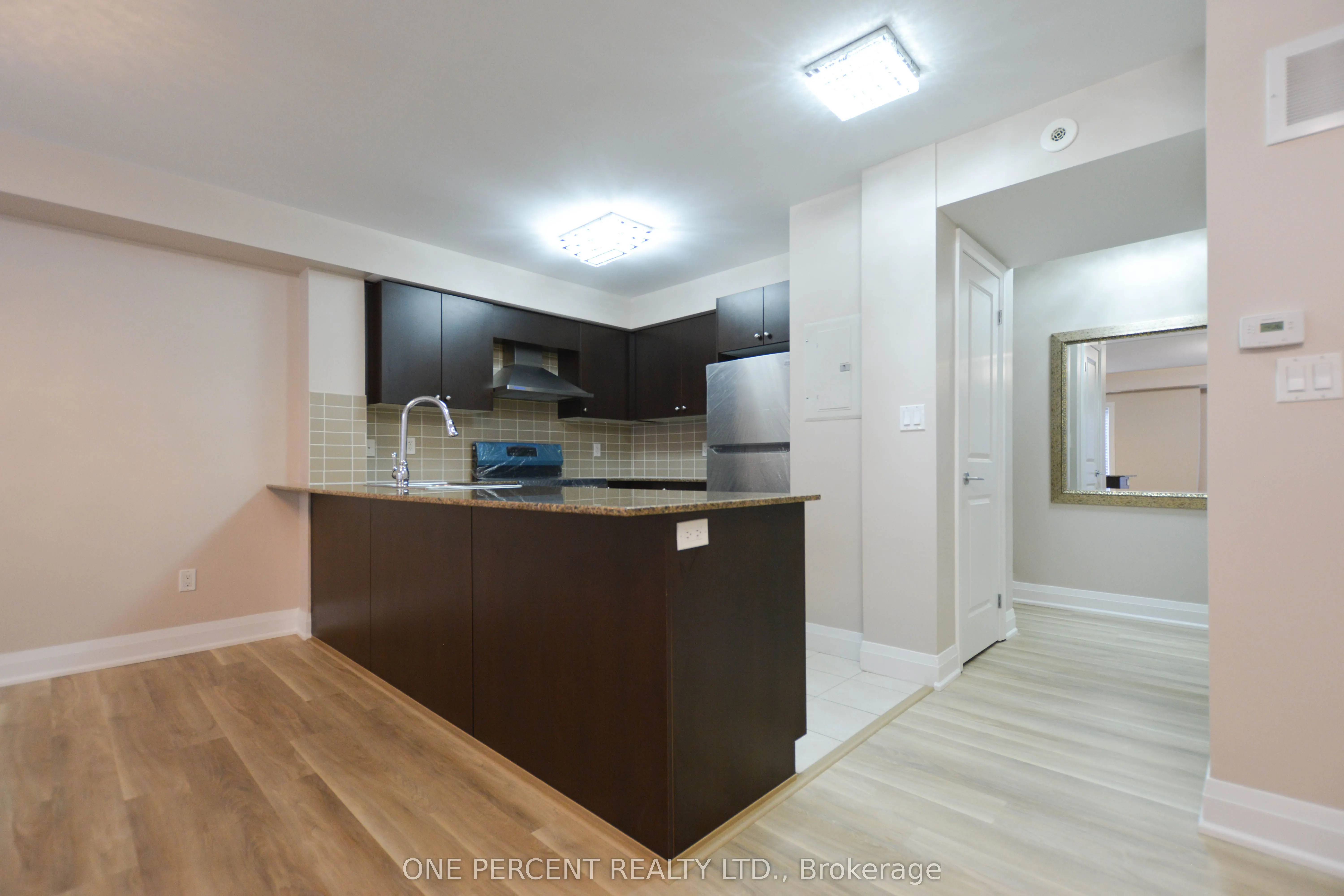 320 John Street, #201